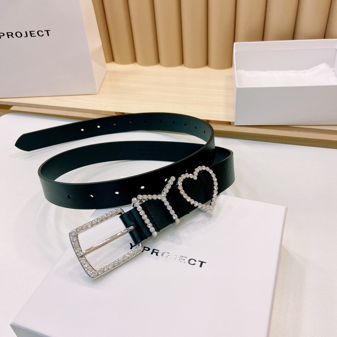 Y/ROJECT春夏系列品牌标志性的