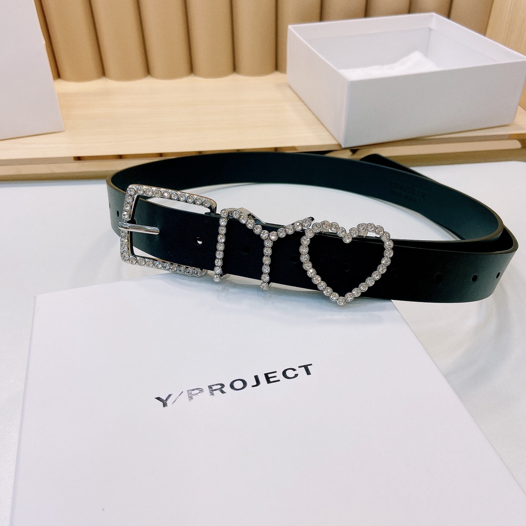 Y/ROJECT春夏系列品牌标志性的