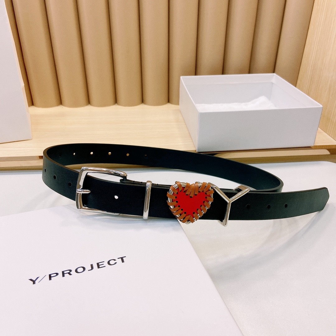 Y/ROJECT春夏系列品牌标志性的