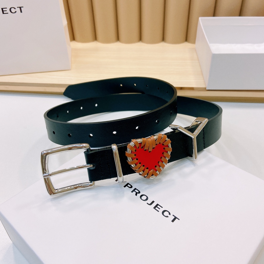 Y/ROJECT春夏系列品牌标志性的