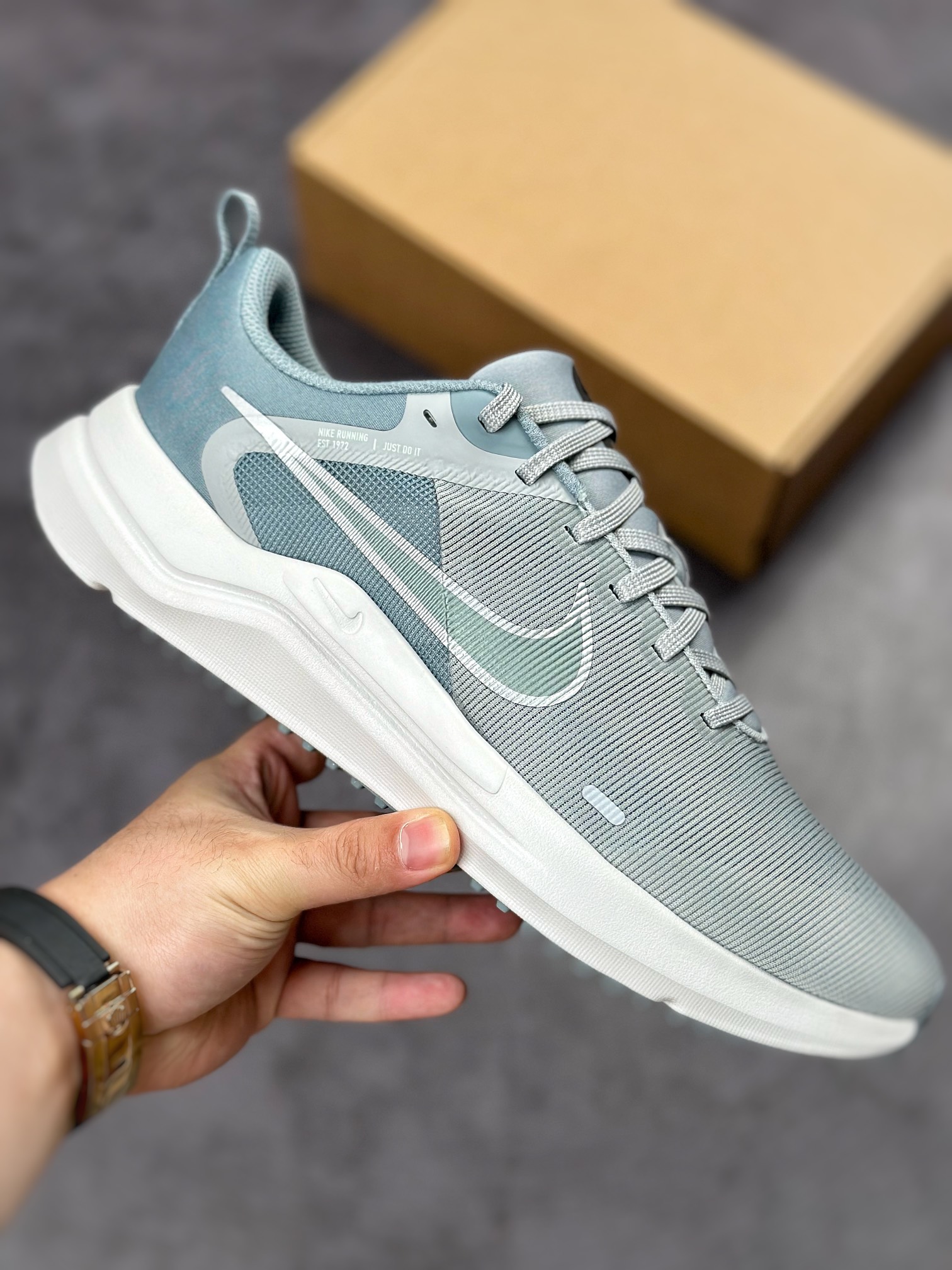 NIKE Downshifter 12 网面超轻透气跑步鞋 DD9293-004