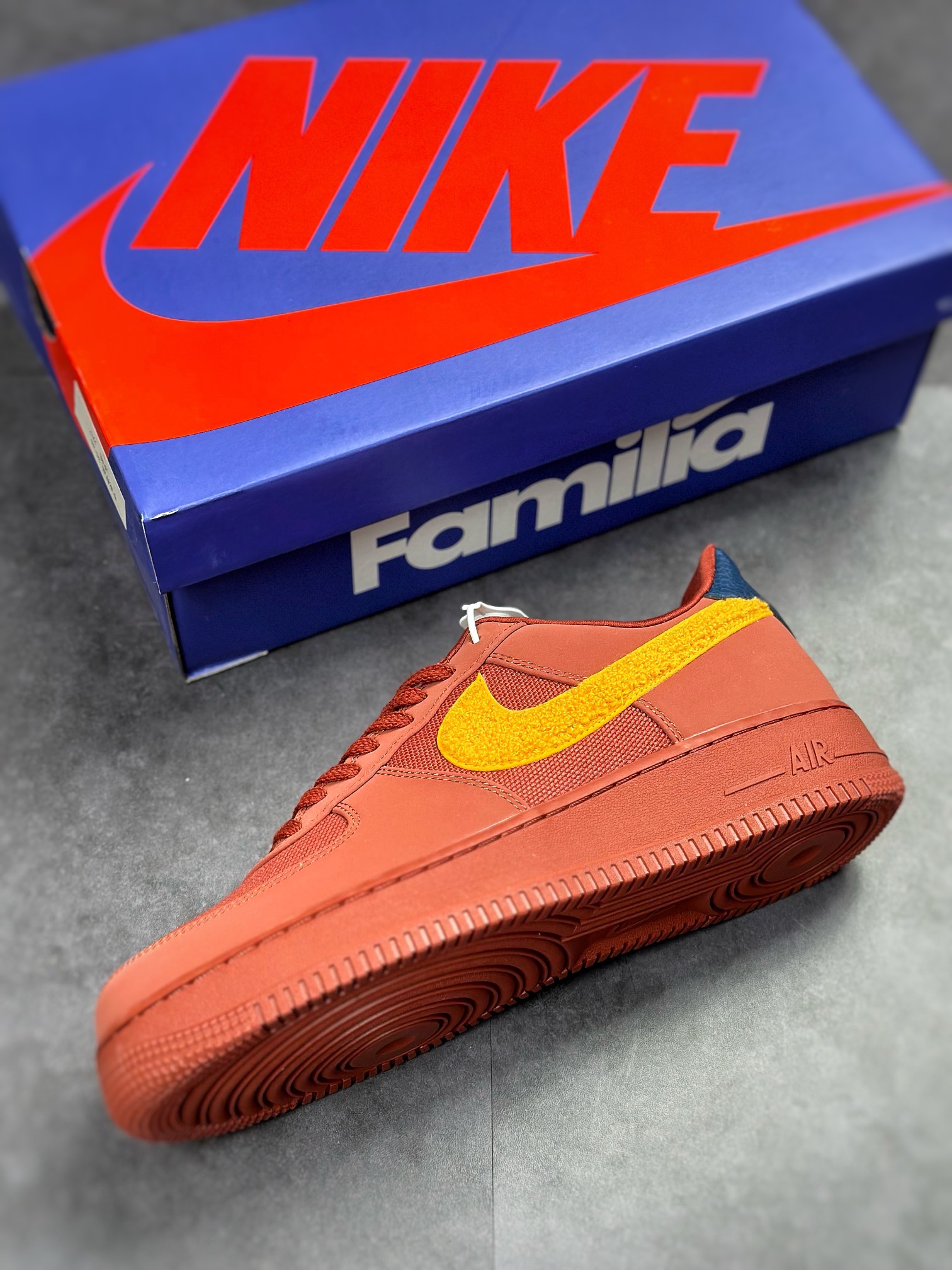 Nike Air Force 1 Low 07 棕红黄绿鸳鸯钩 DV5153-600