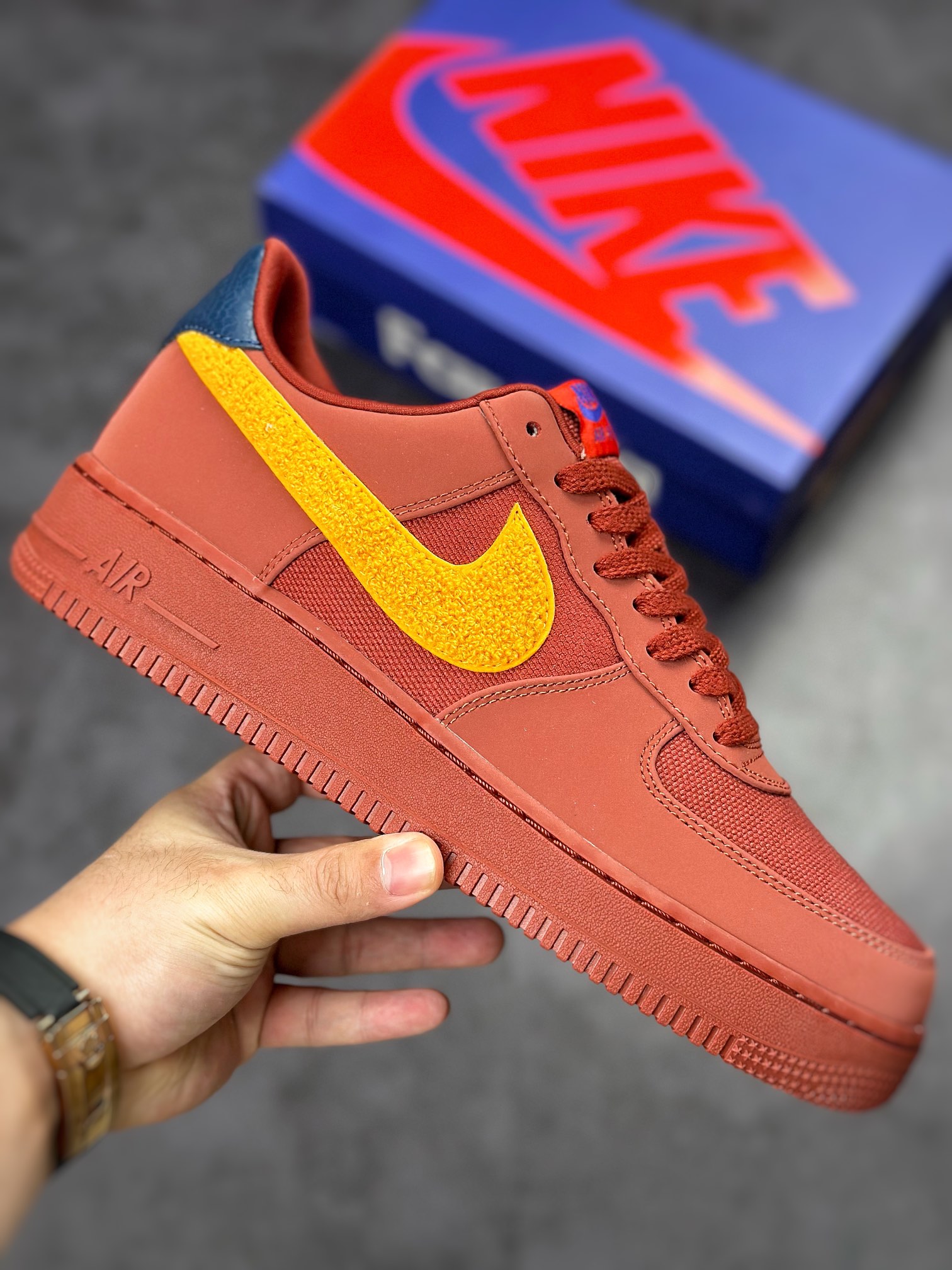 Nike Air Force 1 Low 07 棕红黄绿鸳鸯钩 DV5153-600