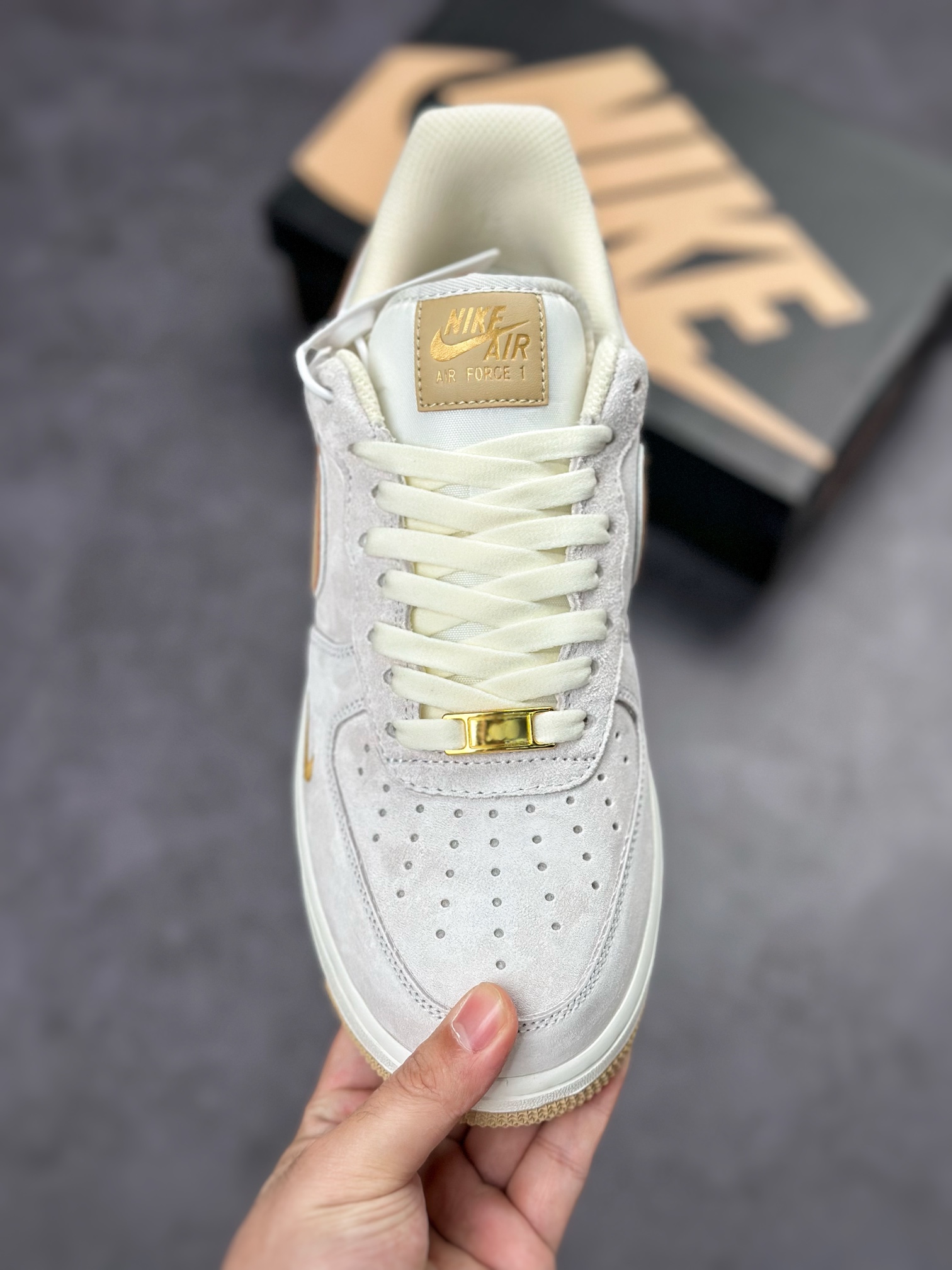 Nike Air Force 1 Low 07 麂皮卡其浅灰 KK5636-310