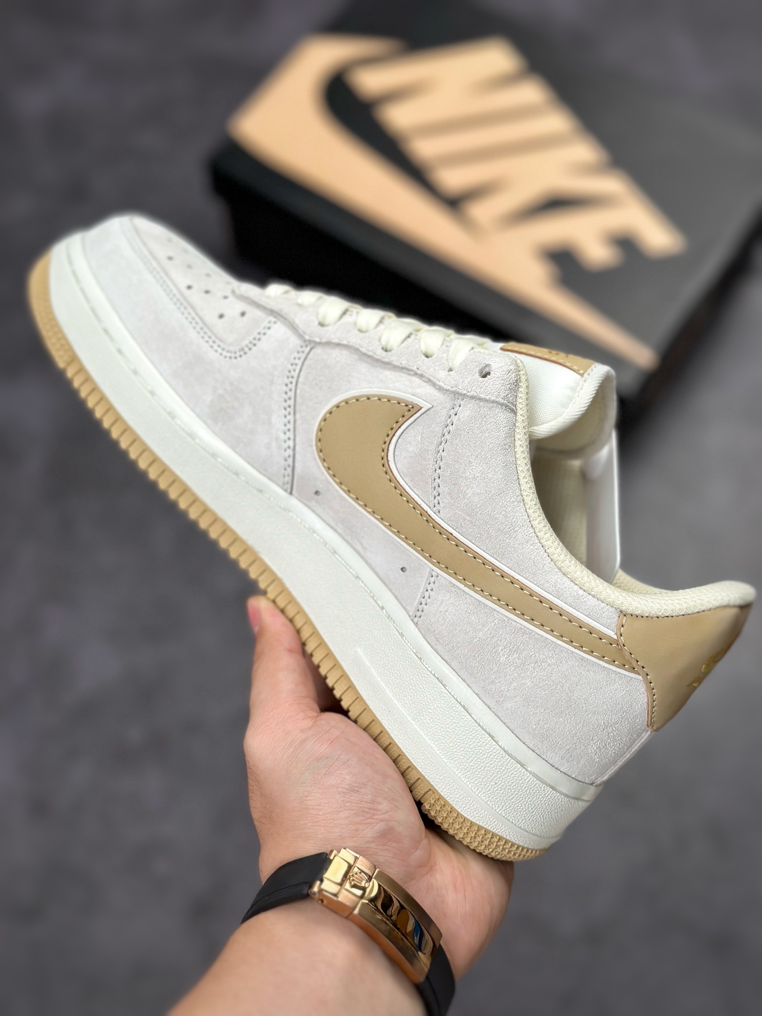 Nike Air Force 1 Low 07 麂皮卡其浅灰 KK5636-310
