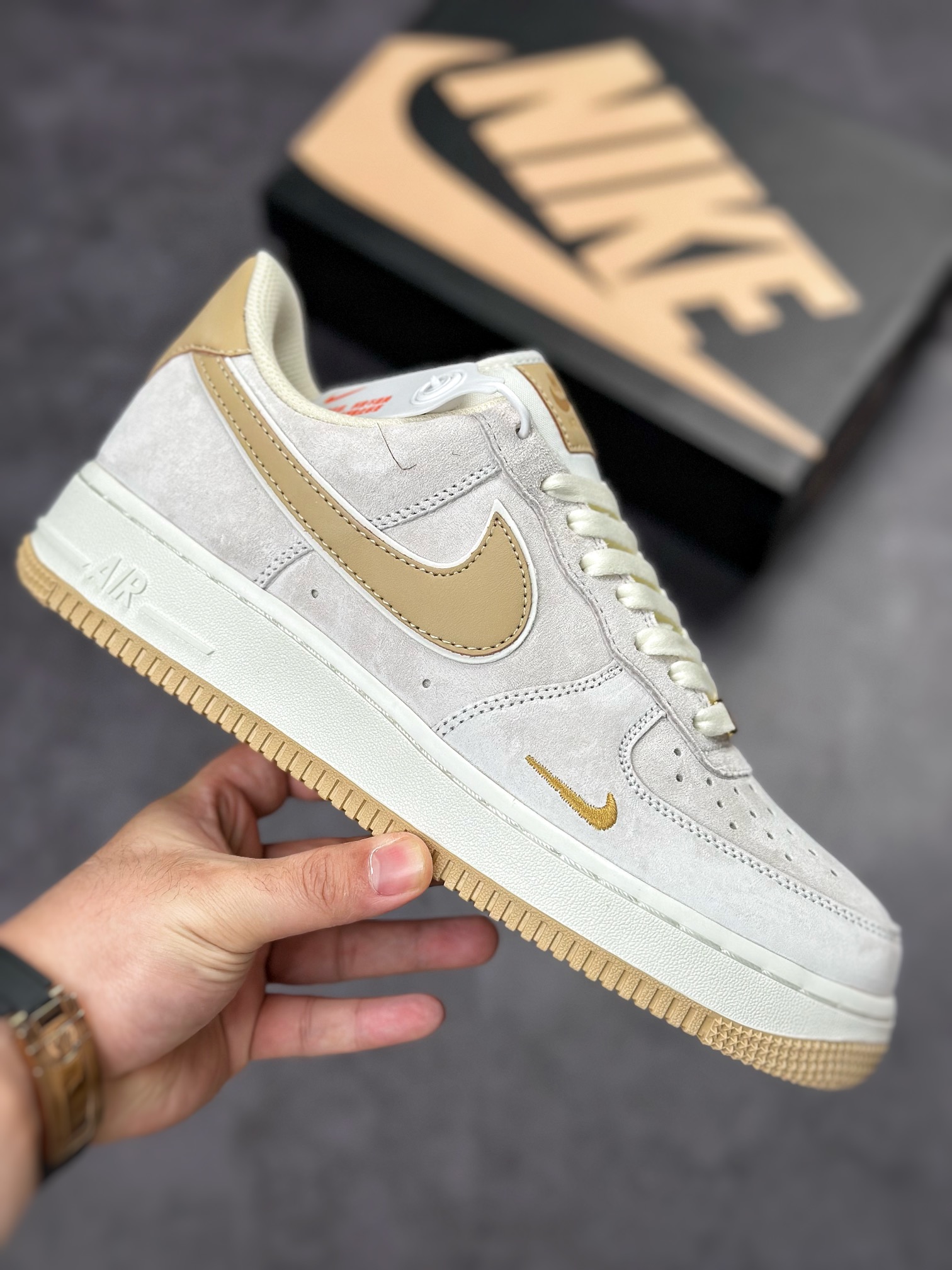 Nike Air Force 1 Low 07 麂皮卡其浅灰 KK5636-310