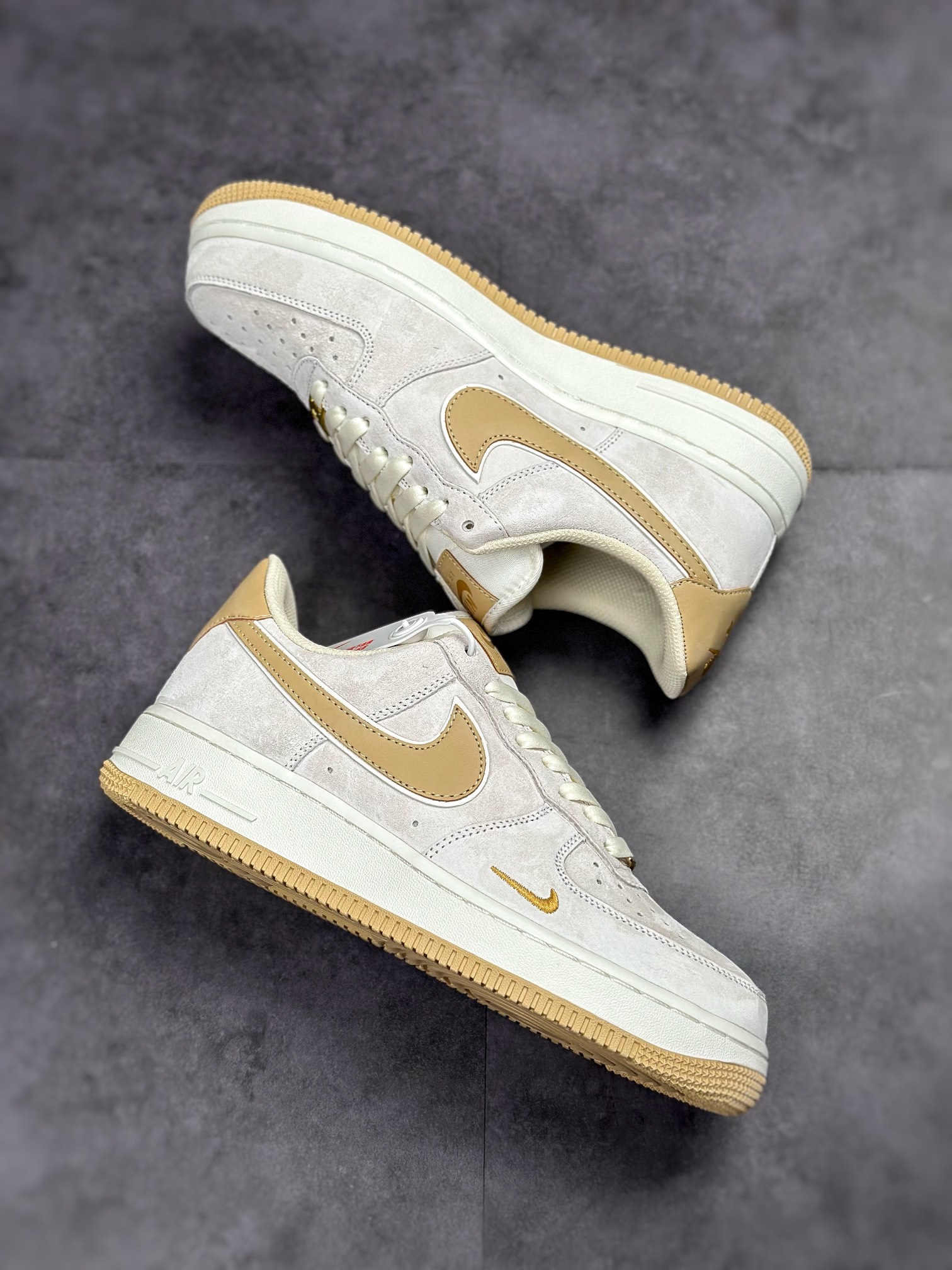 Nike Air Force 1 Low 07 麂皮卡其浅灰 KK5636-310