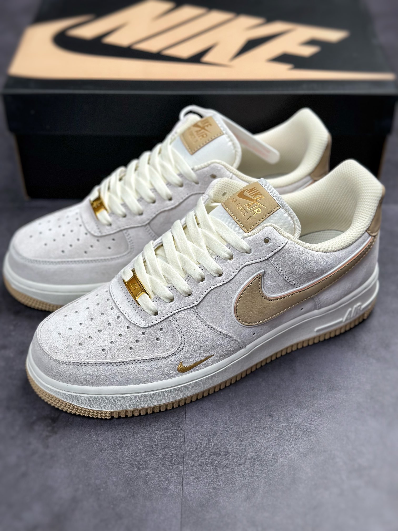 Nike Air Force 1 Low 07 麂皮卡其浅灰 KK5636-310