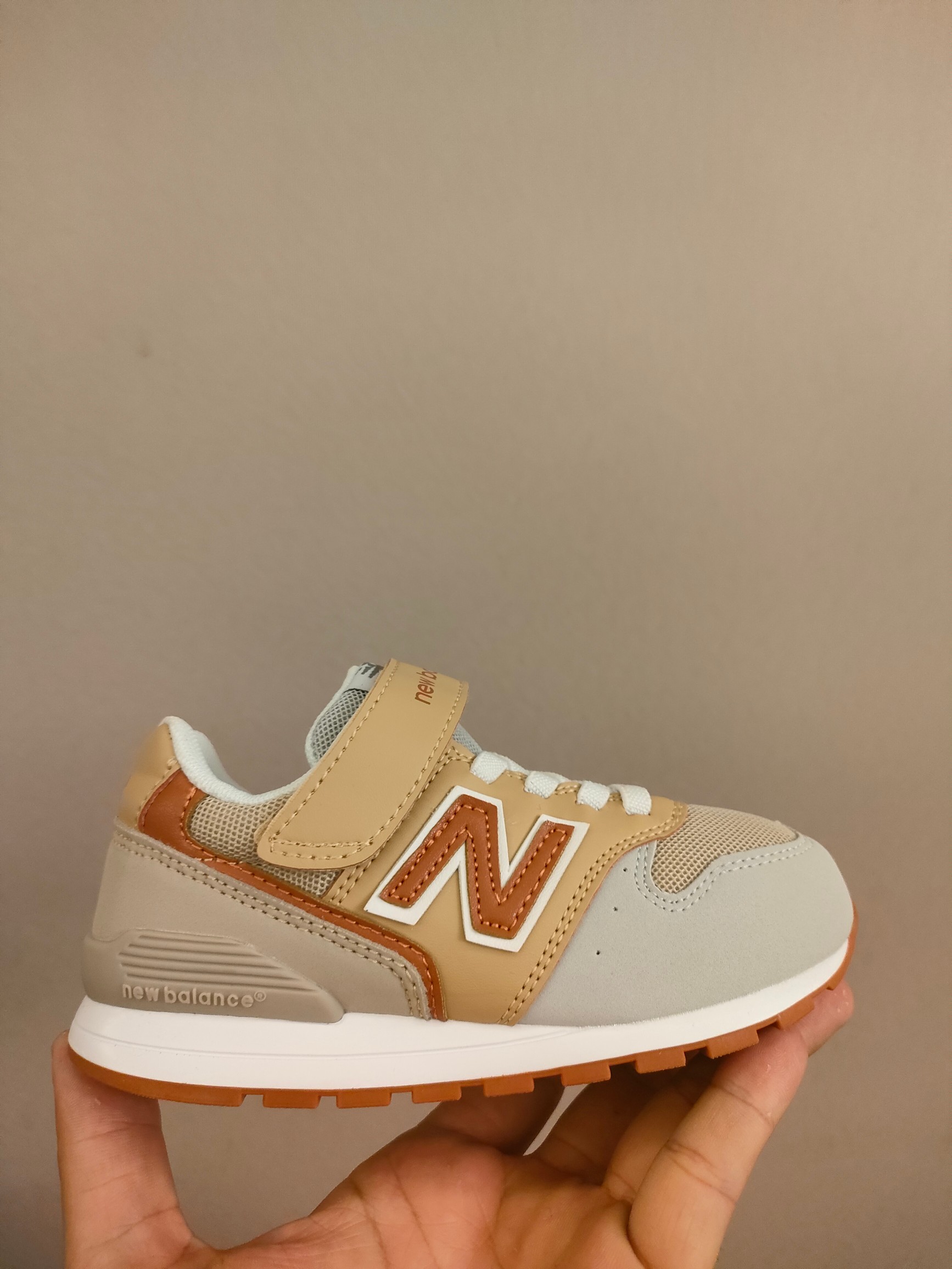 图片[3]-996儿童低帮透气防震防滑运动鞋 大童魔术贴加松紧带，小童魔术贴 经典的996系列！该系列传承了品牌的诸多优点，大胆创新！堪称经典系列里的经典，也是最为热门的系列！时隔一年，再次带来的童鞋，必属重磅～-选品中心