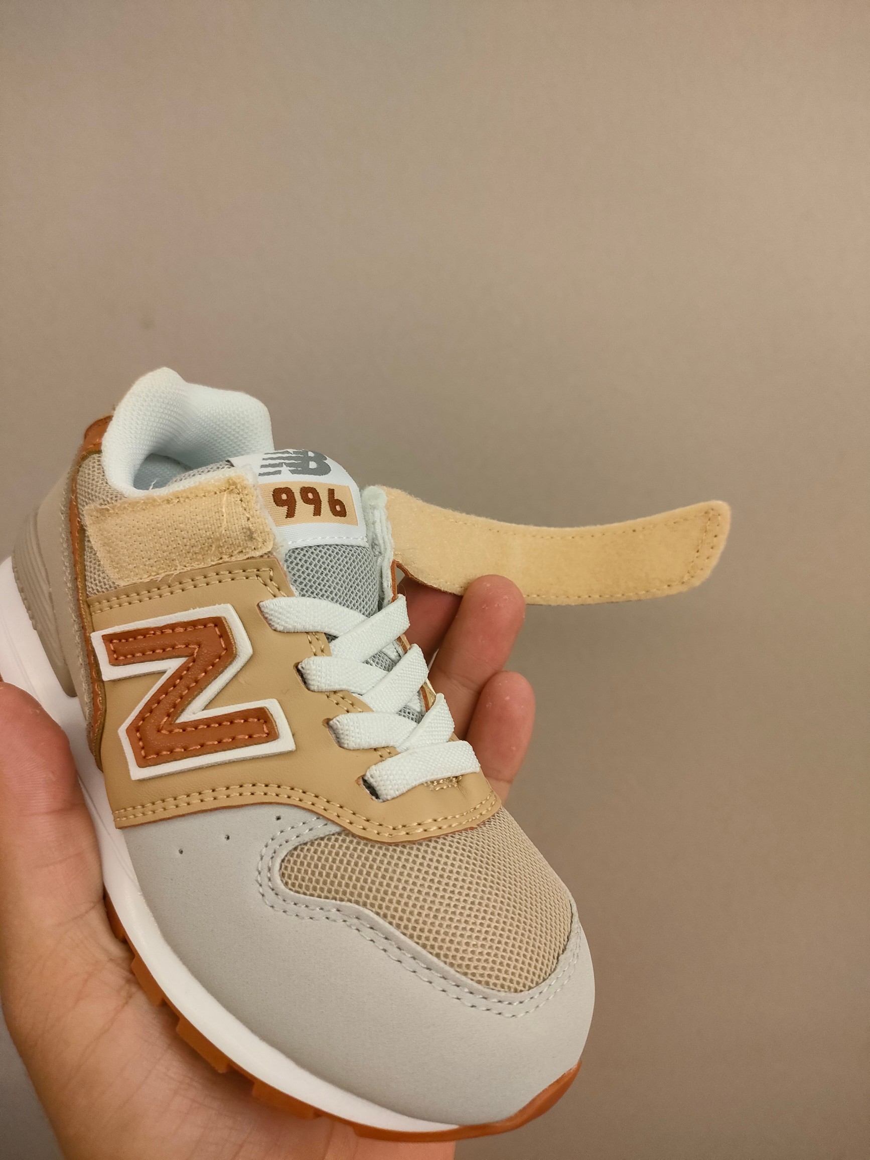 图片[7]-996儿童低帮透气防震防滑运动鞋 大童魔术贴加松紧带，小童魔术贴 经典的996系列！该系列传承了品牌的诸多优点，大胆创新！堪称经典系列里的经典，也是最为热门的系列！时隔一年，再次带来的童鞋，必属重磅～-选品中心