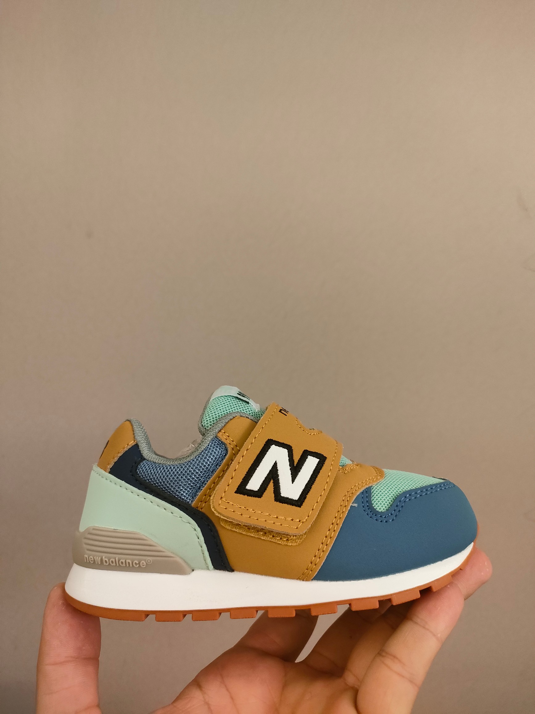 图片[3]-996儿童低帮透气防震防滑运动鞋 大童魔术贴加松紧带，小童魔术贴 经典的996系列！该系列传承了品牌的诸多优点，大胆创新！堪称经典系列里的经典，也是最为热门的系列！时隔一年，再次带来的童鞋，必属重磅～-选品中心