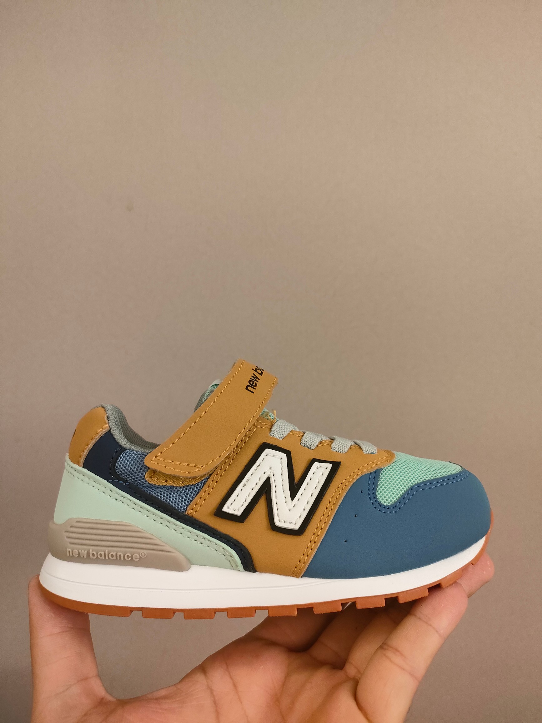 图片[3]-996儿童低帮透气防震防滑运动鞋 大童魔术贴加松紧带，小童魔术贴 经典的996系列！该系列传承了品牌的诸多优点，大胆创新！堪称经典系列里的经典，也是最为热门的系列！时隔一年，再次带来的童鞋，必属重磅～-选品中心