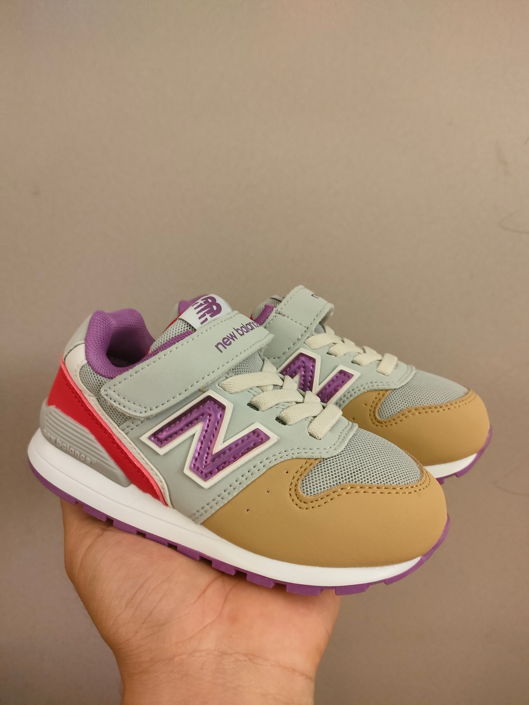 图片[2]-996儿童低帮透气防震防滑运动鞋 大童魔术贴加松紧带，小童魔术贴 经典的996系列！该系列传承了品牌的诸多优点，大胆创新！堪称经典系列里的经典，也是最为热门的系列！时隔一年，再次带来的童鞋，必属重磅～-选品中心