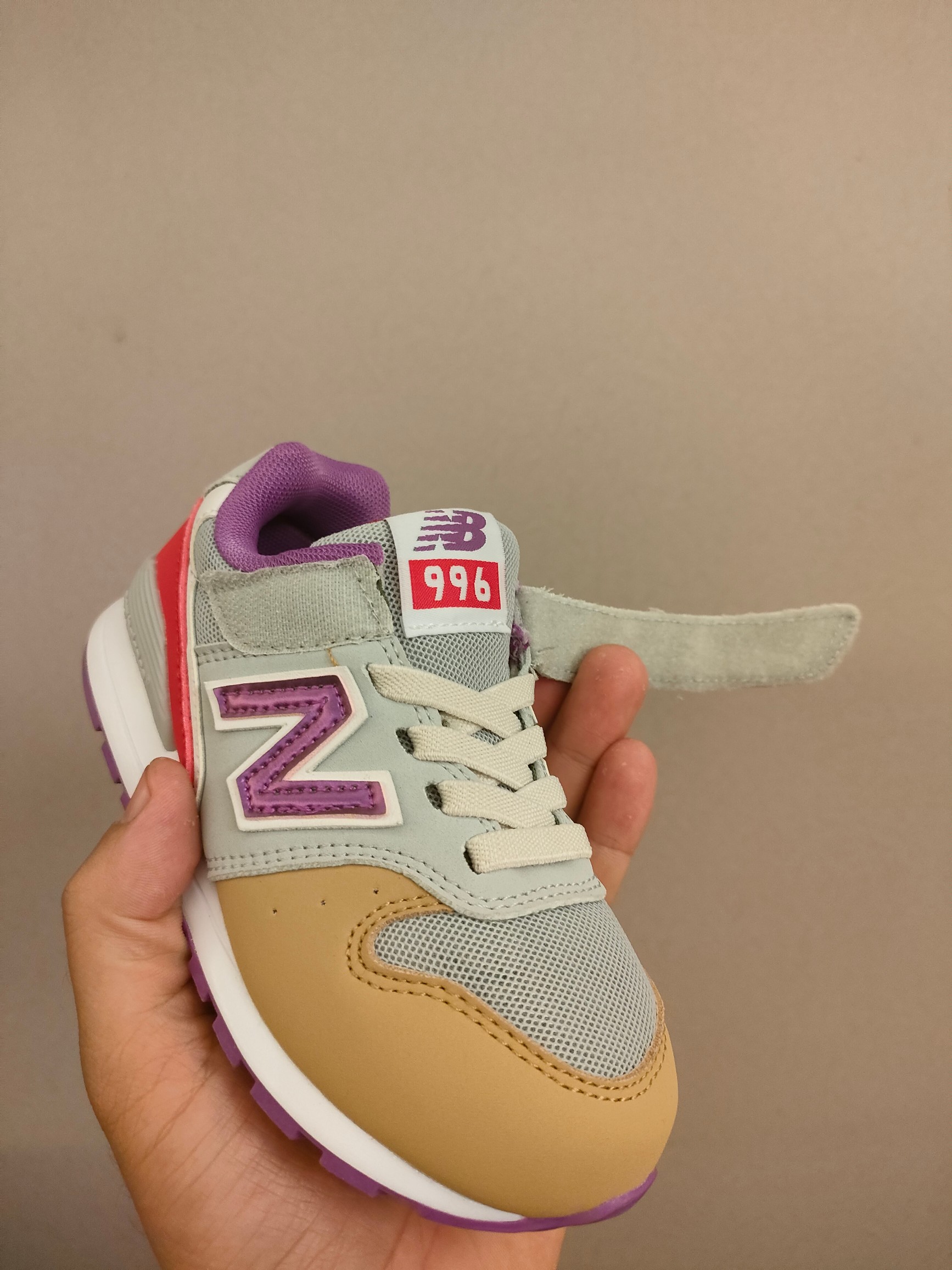 图片[7]-996儿童低帮透气防震防滑运动鞋 大童魔术贴加松紧带，小童魔术贴 经典的996系列！该系列传承了品牌的诸多优点，大胆创新！堪称经典系列里的经典，也是最为热门的系列！时隔一年，再次带来的童鞋，必属重磅～-选品中心