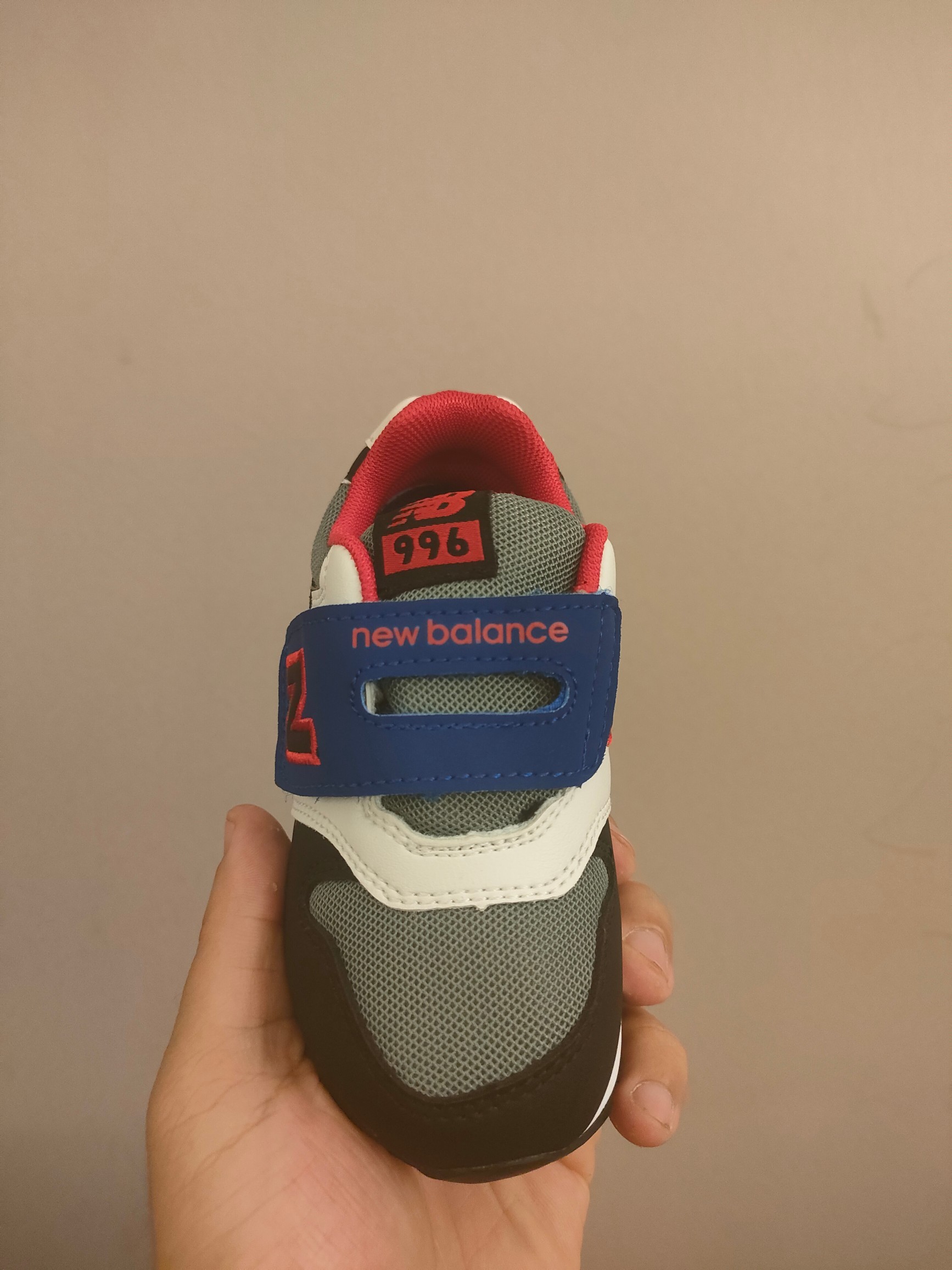 图片[4]-996儿童低帮透气防震防滑运动鞋 大童魔术贴加松紧带，小童魔术贴 经典的996系列！该系列传承了品牌的诸多优点，大胆创新！堪称经典系列里的经典，也是最为热门的系列！时隔一年，再次带来的童鞋，必属重磅～-选品中心