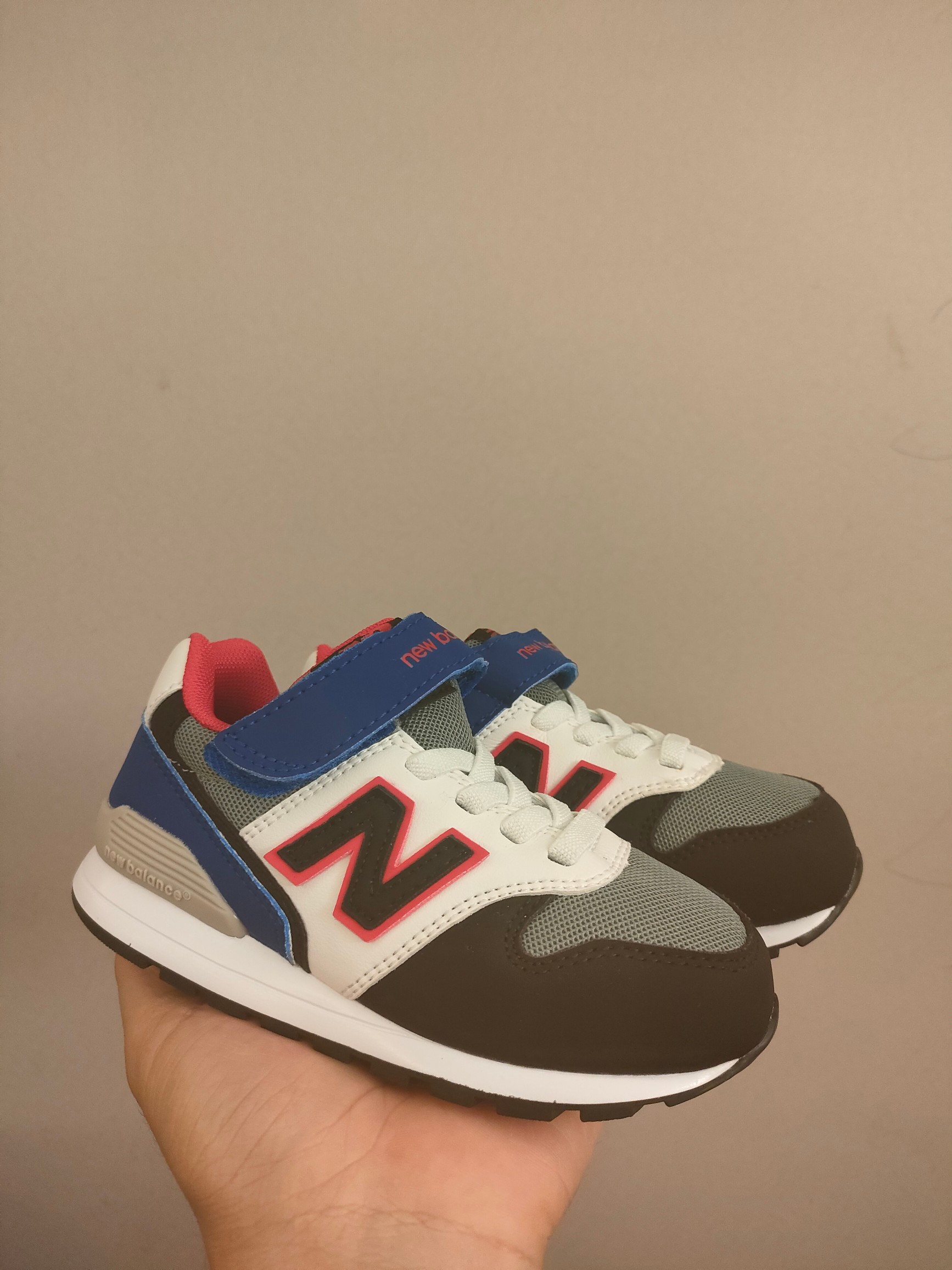 图片[2]-996儿童低帮透气防震防滑运动鞋 大童魔术贴加松紧带，小童魔术贴 经典的996系列！该系列传承了品牌的诸多优点，大胆创新！堪称经典系列里的经典，也是最为热门的系列！时隔一年，再次带来的童鞋，必属重磅～-选品中心