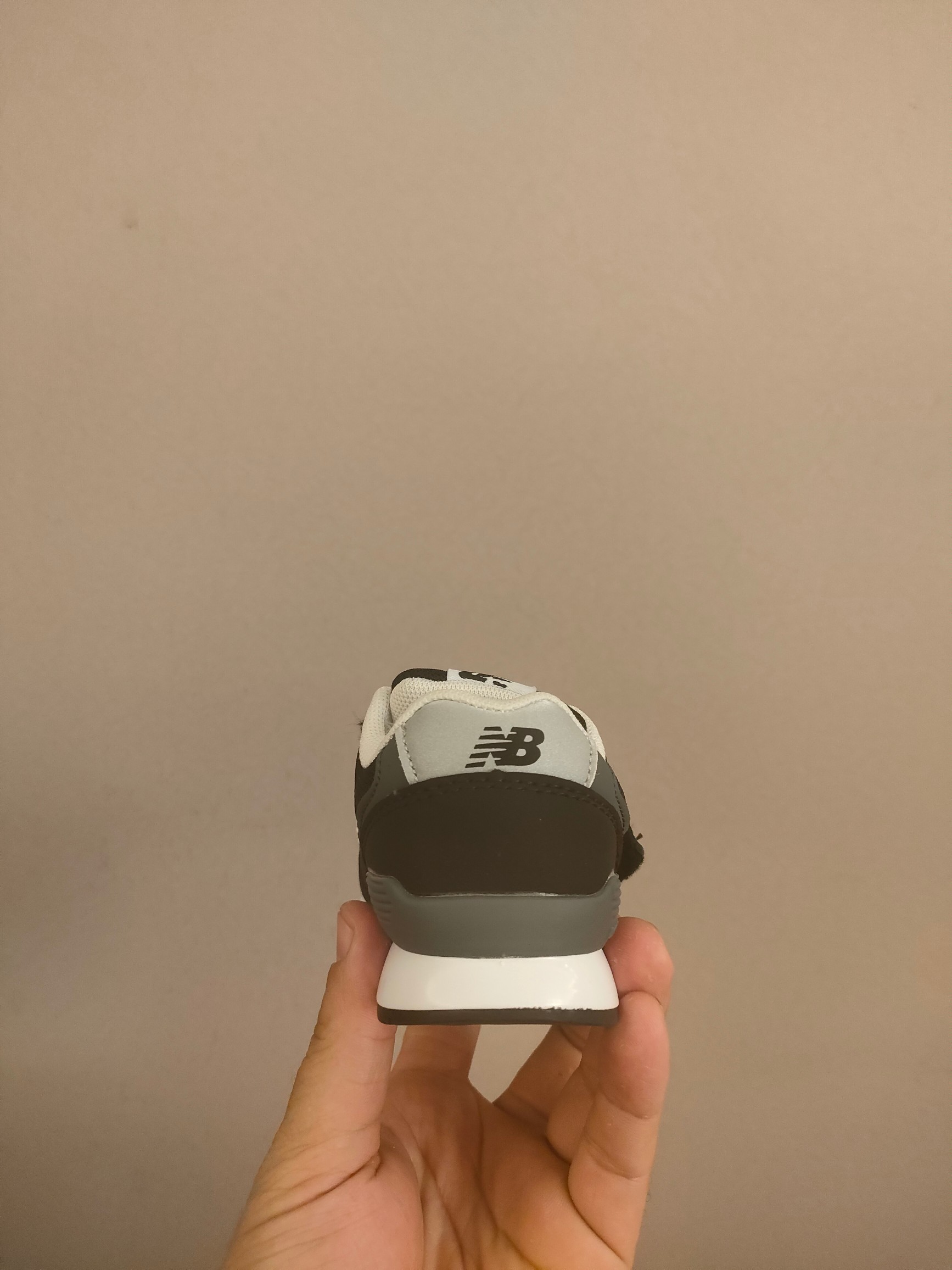 图片[6]-996儿童低帮透气防震防滑运动鞋 大童魔术贴加松紧带，小童魔术贴 经典的996系列！该系列传承了品牌的诸多优点，大胆创新！堪称经典系列里的经典，也是最为热门的系列！时隔一年，再次带来的童鞋，必属重磅～-选品中心