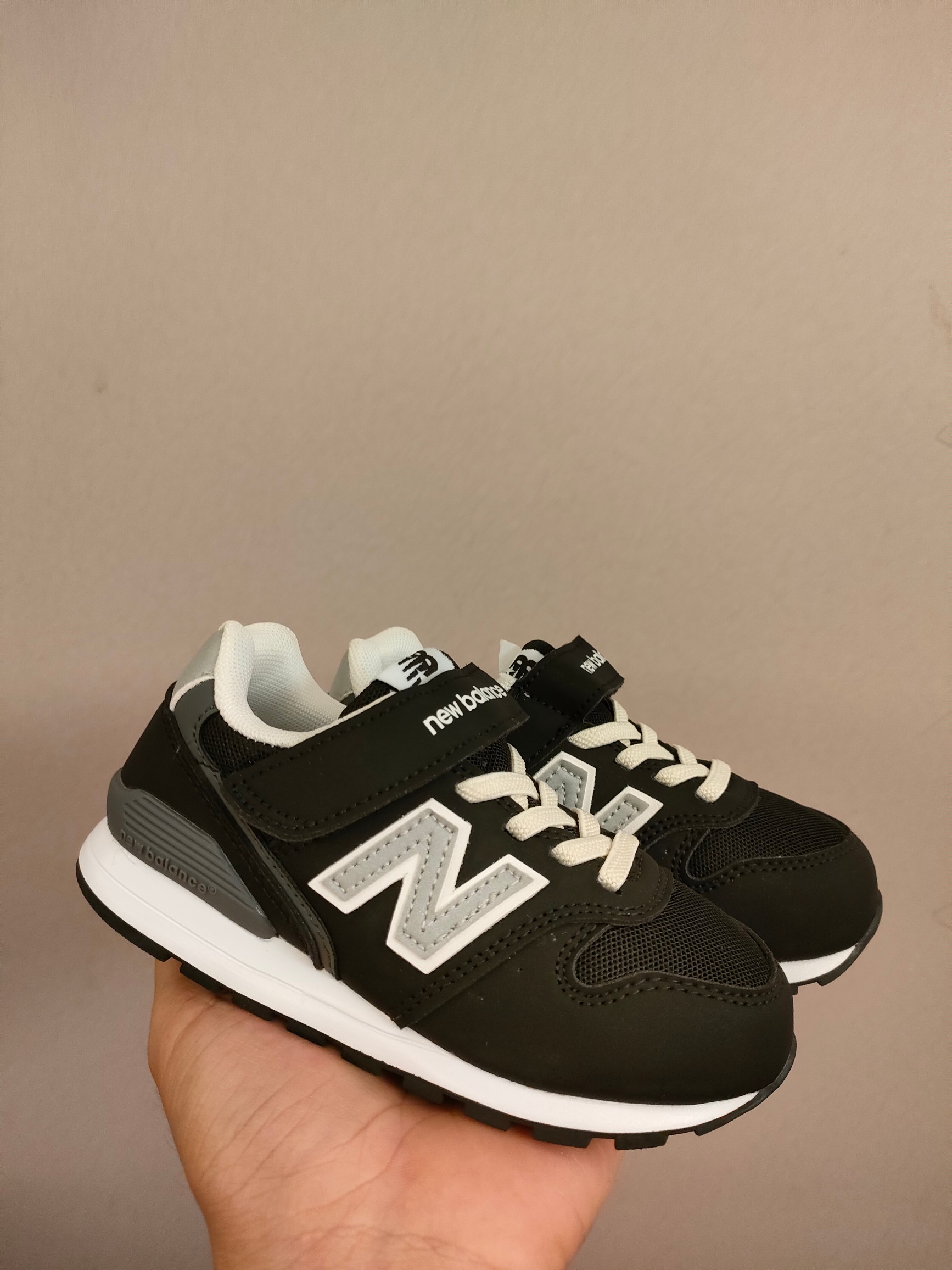 图片[2]-996儿童低帮透气防震防滑运动鞋 大童魔术贴加松紧带，小童魔术贴 经典的996系列！该系列传承了品牌的诸多优点，大胆创新！堪称经典系列里的经典，也是最为热门的系列！时隔一年，再次带来的童鞋，必属重磅～-选品中心