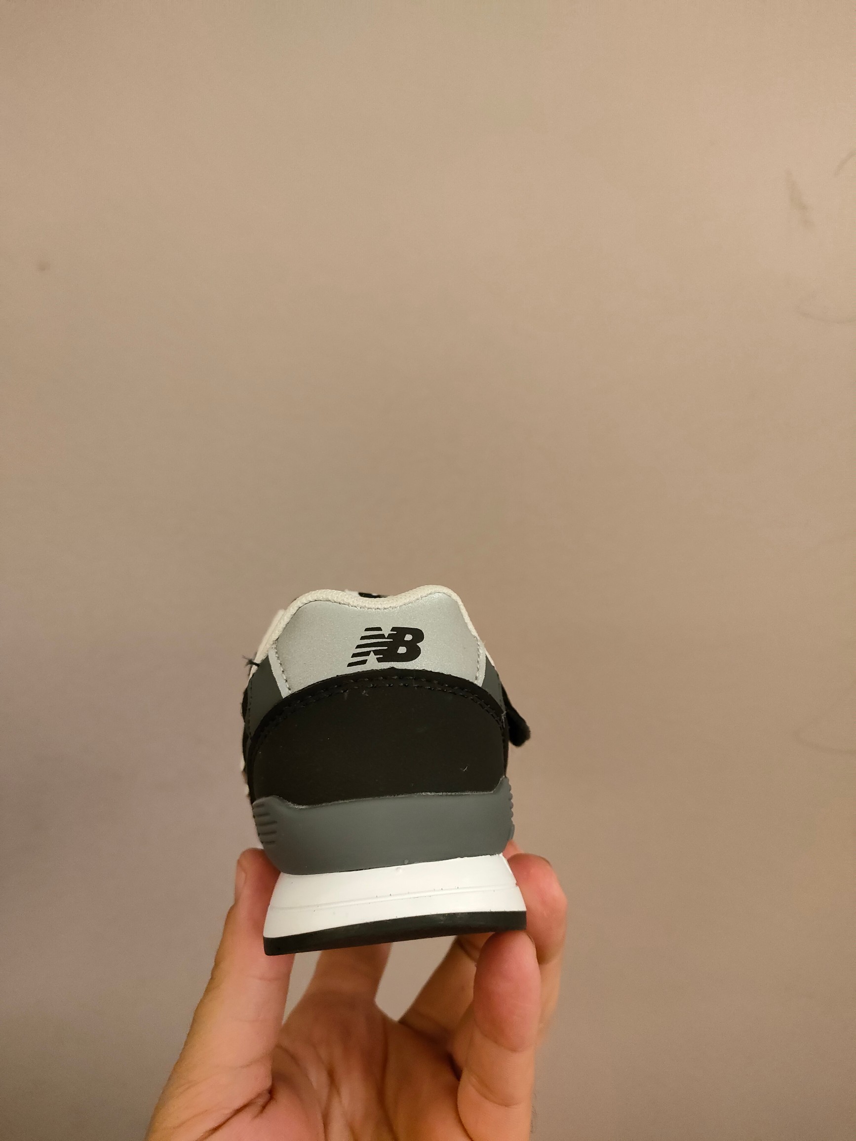 图片[6]-996儿童低帮透气防震防滑运动鞋 大童魔术贴加松紧带，小童魔术贴 经典的996系列！该系列传承了品牌的诸多优点，大胆创新！堪称经典系列里的经典，也是最为热门的系列！时隔一年，再次带来的童鞋，必属重磅～-选品中心