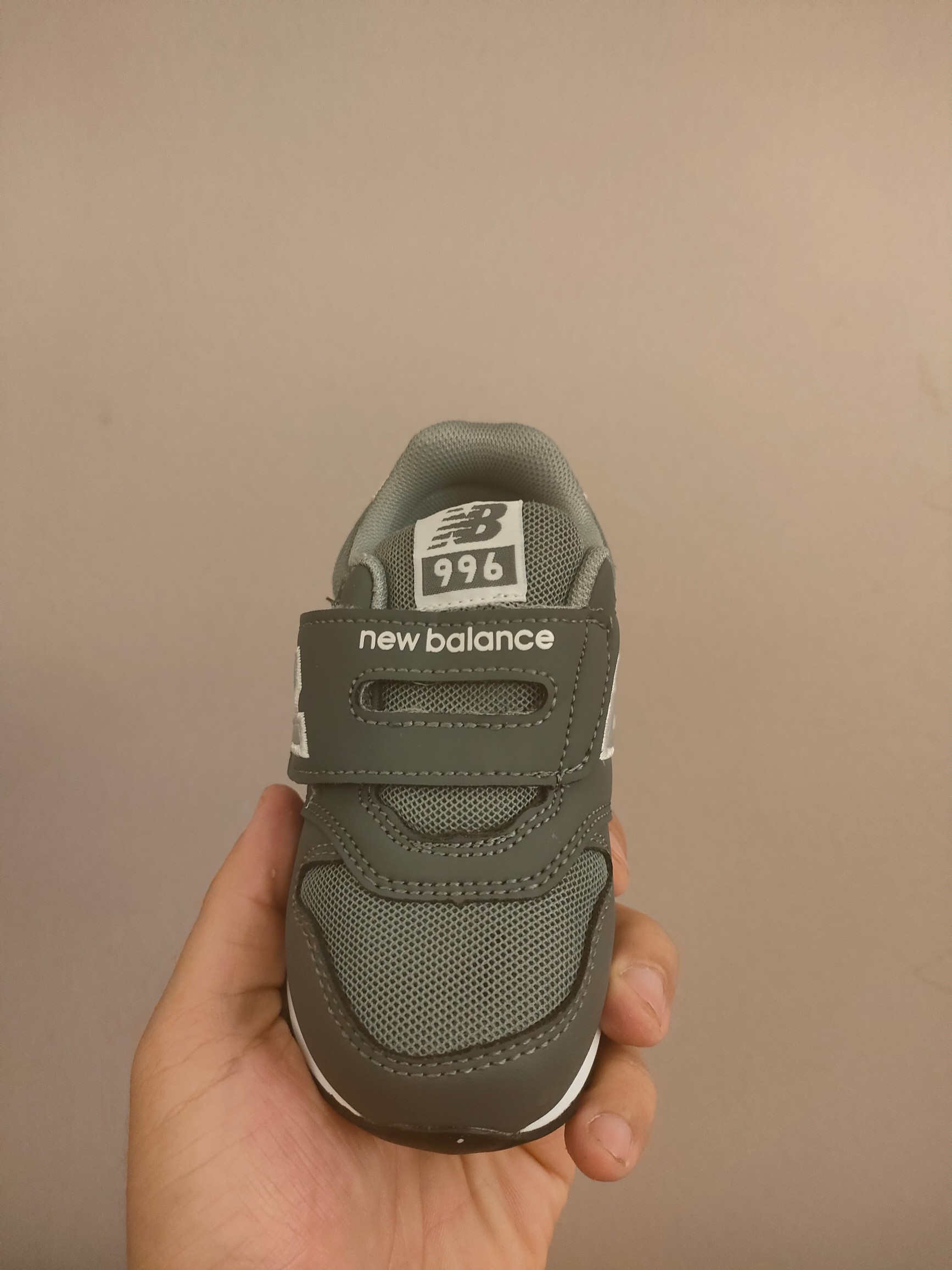 图片[4]-996儿童低帮透气防震防滑运动鞋 大童魔术贴加松紧带，小童魔术贴 经典的996系列！该系列传承了品牌的诸多优点，大胆创新！堪称经典系列里的经典，也是最为热门的系列！时隔一年，再次带来的童鞋，必属重磅～-选品中心