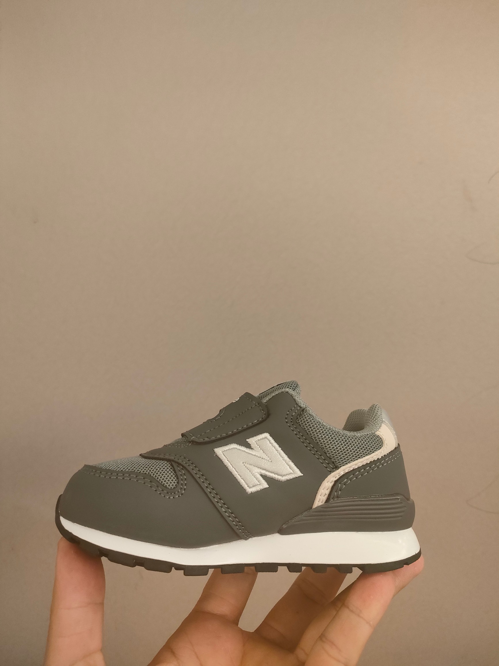 图片[5]-996儿童低帮透气防震防滑运动鞋 大童魔术贴加松紧带，小童魔术贴 经典的996系列！该系列传承了品牌的诸多优点，大胆创新！堪称经典系列里的经典，也是最为热门的系列！时隔一年，再次带来的童鞋，必属重磅～-选品中心