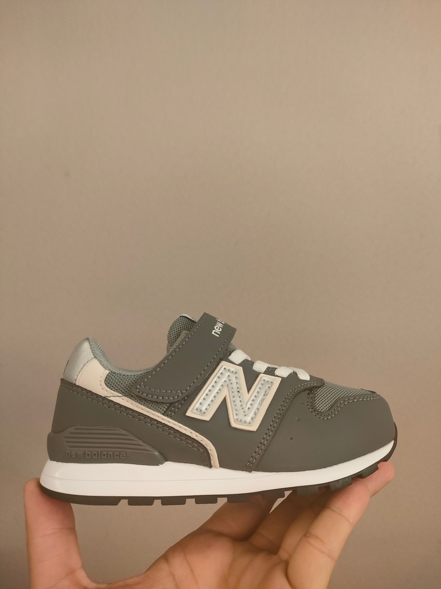 图片[3]-996儿童低帮透气防震防滑运动鞋 大童魔术贴加松紧带，小童魔术贴 经典的996系列！该系列传承了品牌的诸多优点，大胆创新！堪称经典系列里的经典，也是最为热门的系列！时隔一年，再次带来的童鞋，必属重磅～-选品中心