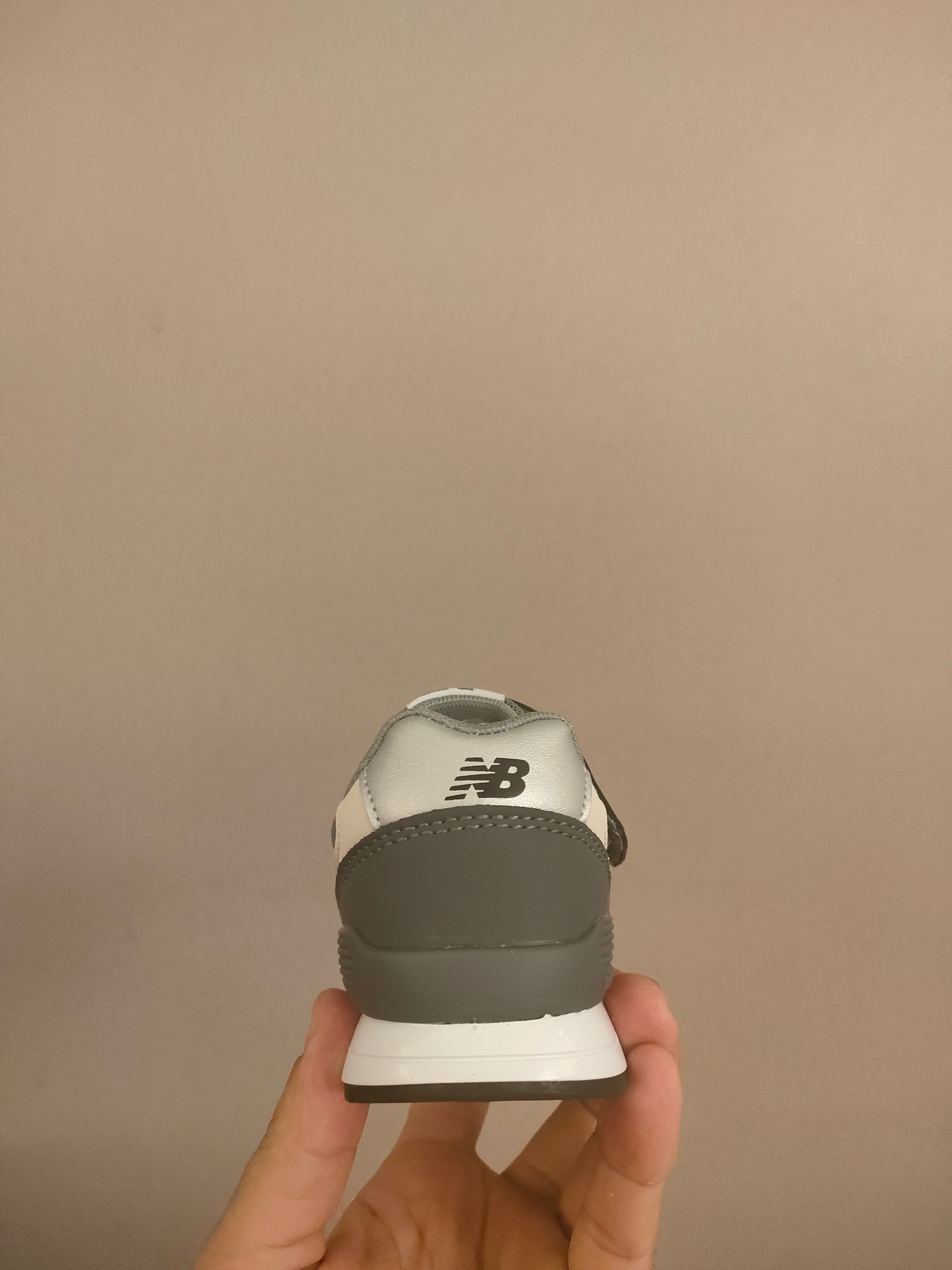 图片[6]-996儿童低帮透气防震防滑运动鞋 大童魔术贴加松紧带，小童魔术贴 经典的996系列！该系列传承了品牌的诸多优点，大胆创新！堪称经典系列里的经典，也是最为热门的系列！时隔一年，再次带来的童鞋，必属重磅～-选品中心