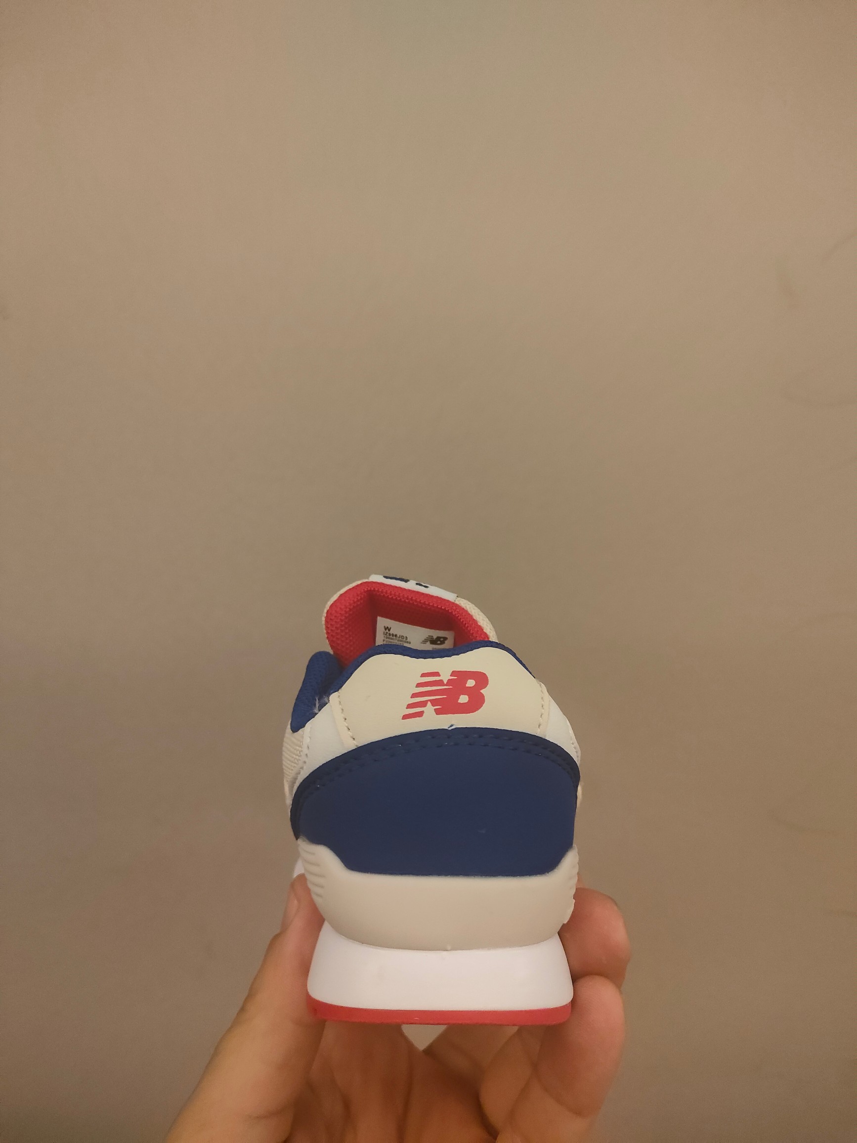 图片[6]-996儿童低帮透气防震防滑运动鞋 大童魔术贴加松紧带，小童魔术贴 经典的996系列！该系列传承了品牌的诸多优点，大胆创新！堪称经典系列里的经典，也是最为热门的系列！时隔一年，再次带来的童鞋，必属重磅～-选品中心