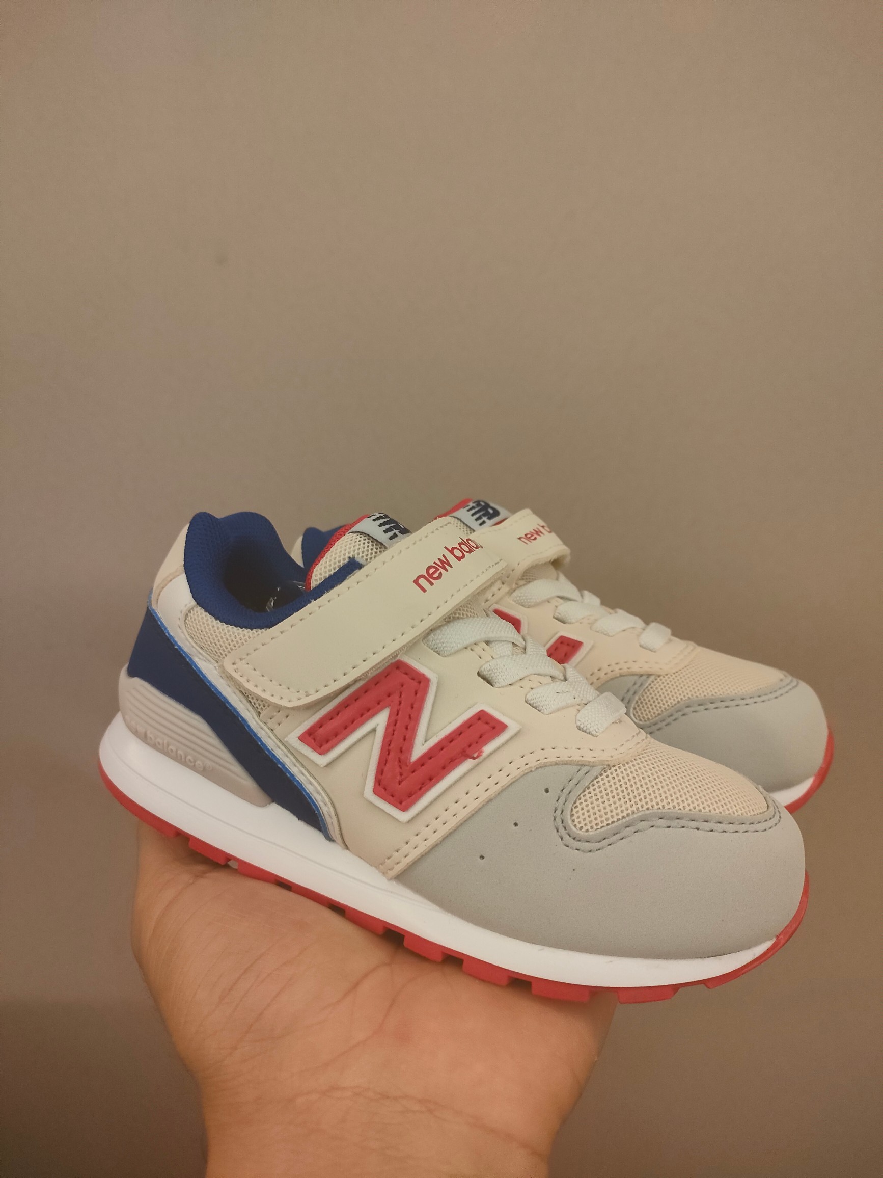 图片[2]-996儿童低帮透气防震防滑运动鞋 大童魔术贴加松紧带，小童魔术贴 经典的996系列！该系列传承了品牌的诸多优点，大胆创新！堪称经典系列里的经典，也是最为热门的系列！时隔一年，再次带来的童鞋，必属重磅～-选品中心