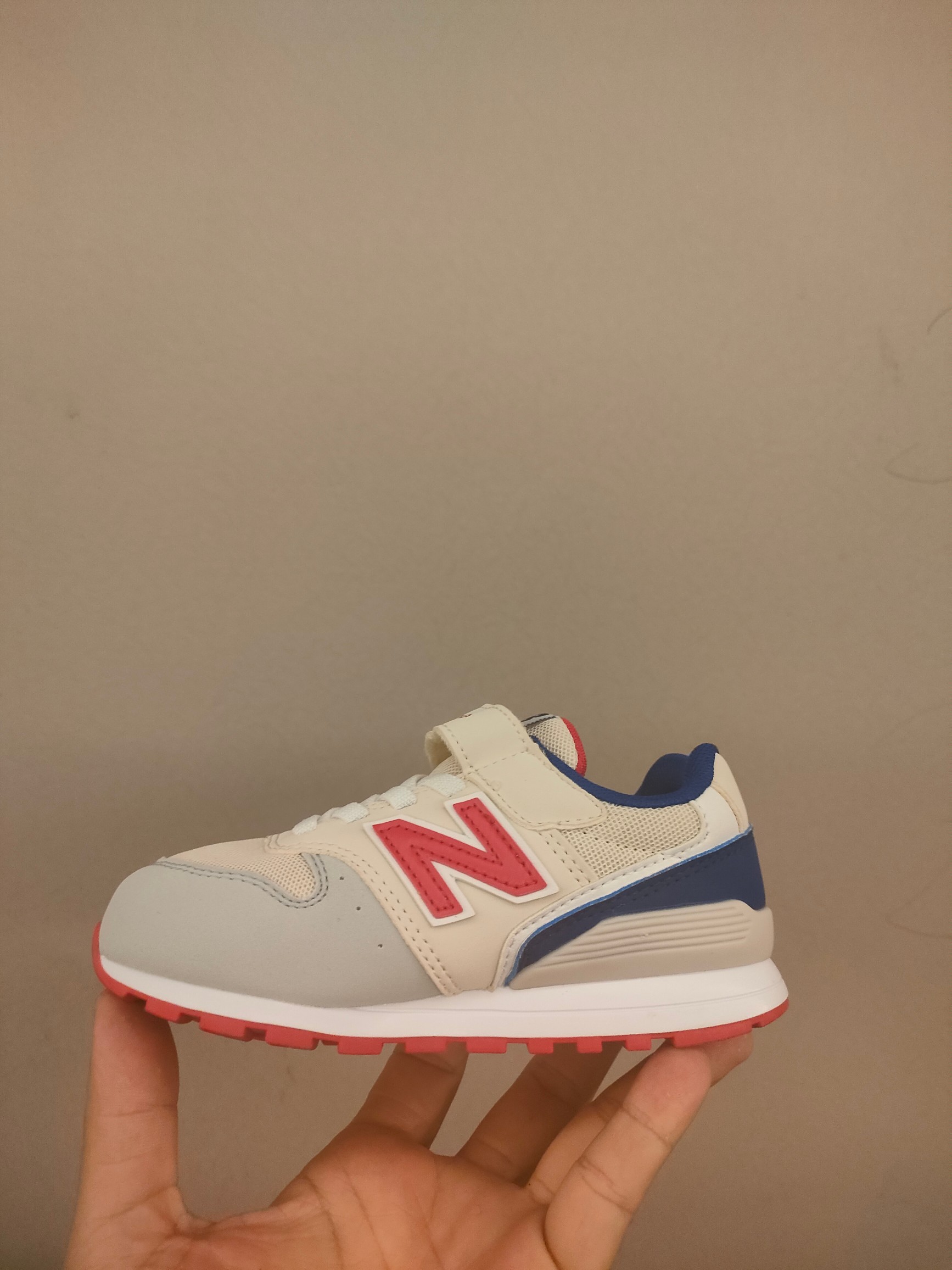 图片[5]-996儿童低帮透气防震防滑运动鞋 大童魔术贴加松紧带，小童魔术贴 经典的996系列！该系列传承了品牌的诸多优点，大胆创新！堪称经典系列里的经典，也是最为热门的系列！时隔一年，再次带来的童鞋，必属重磅～-选品中心