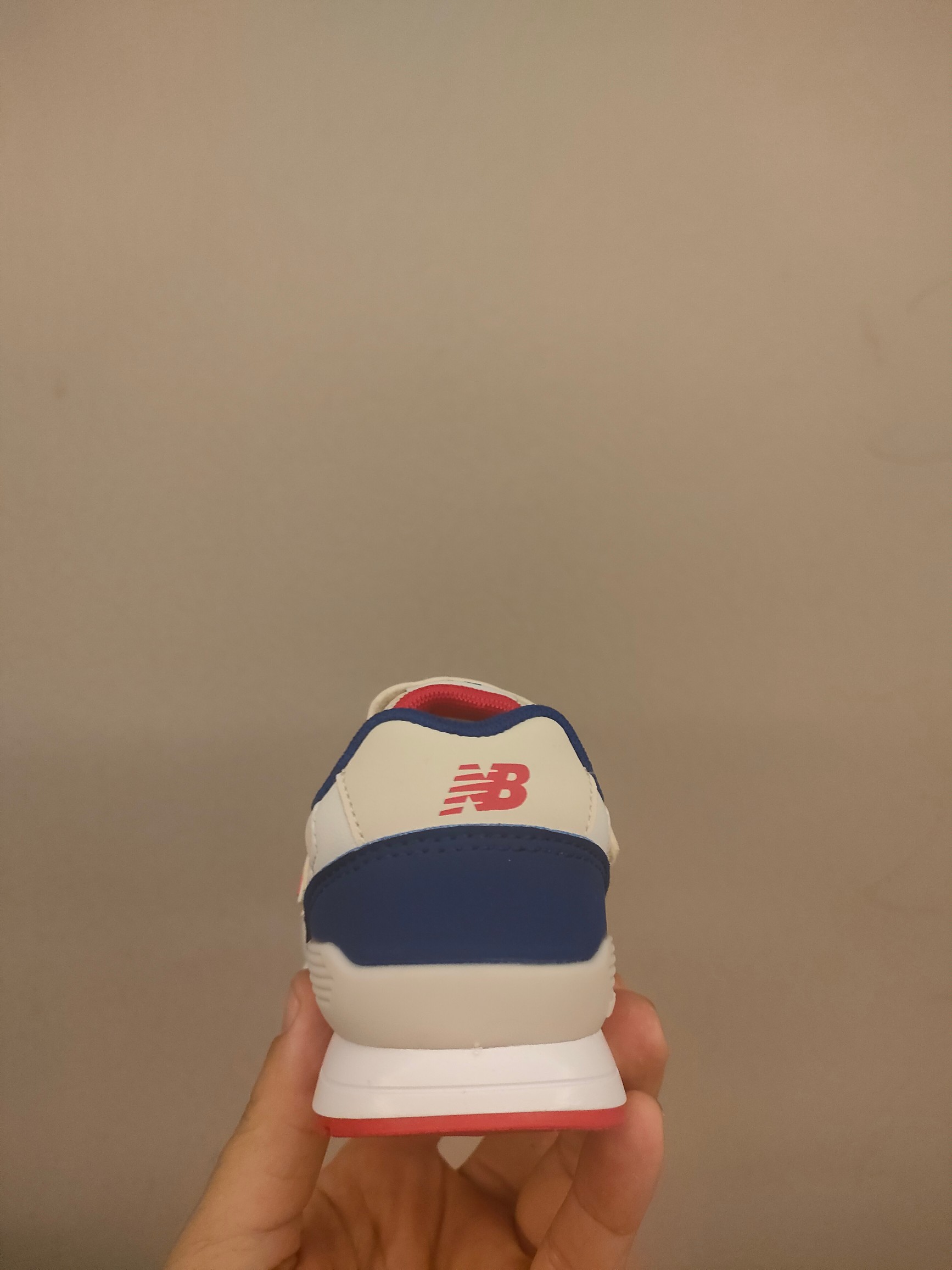 图片[6]-996儿童低帮透气防震防滑运动鞋 大童魔术贴加松紧带，小童魔术贴 经典的996系列！该系列传承了品牌的诸多优点，大胆创新！堪称经典系列里的经典，也是最为热门的系列！时隔一年，再次带来的童鞋，必属重磅～-选品中心