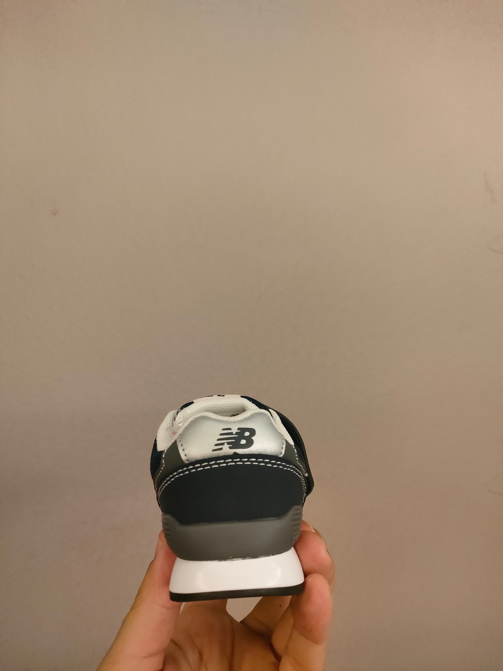 图片[6]-996儿童低帮透气防震防滑运动鞋 大童魔术贴加松紧带，小童魔术贴 经典的996系列！该系列传承了品牌的诸多优点，大胆创新！堪称经典系列里的经典，也是最为热门的系列！时隔一年，再次带来的童鞋，必属重磅～-选品中心