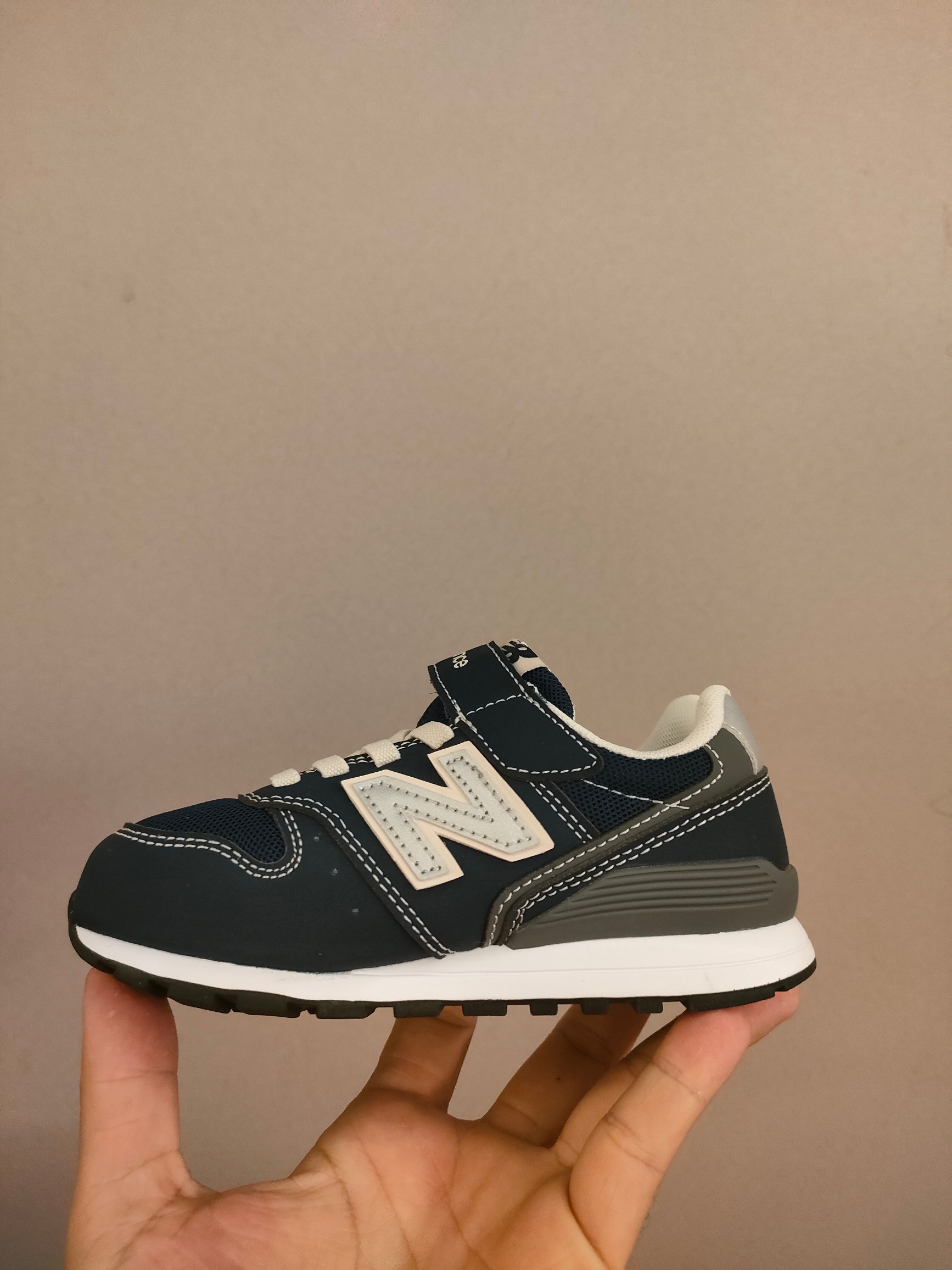 图片[5]-996儿童低帮透气防震防滑运动鞋 大童魔术贴加松紧带，小童魔术贴 经典的996系列！该系列传承了品牌的诸多优点，大胆创新！堪称经典系列里的经典，也是最为热门的系列！时隔一年，再次带来的童鞋，必属重磅～-选品中心