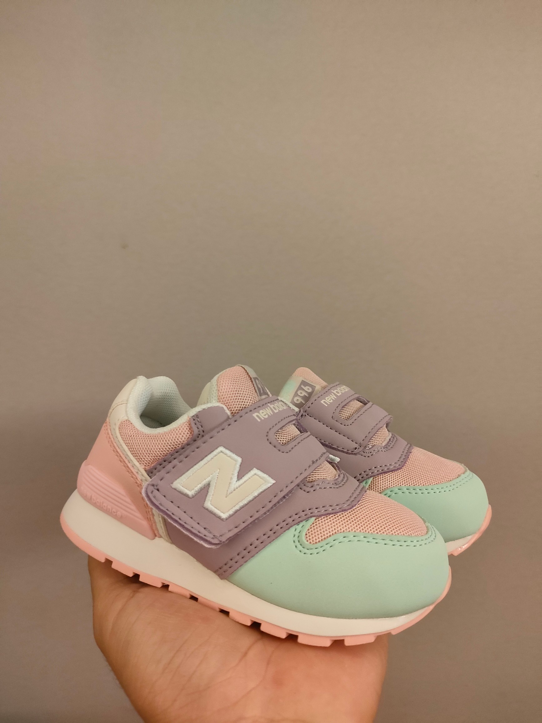 图片[2]-996儿童低帮透气防震防滑运动鞋 大童魔术贴加松紧带，小童魔术贴 经典的996系列！该系列传承了品牌的诸多优点，大胆创新！堪称经典系列里的经典，也是最为热门的系列！时隔一年，再次带来的童鞋，必属重磅～-选品中心