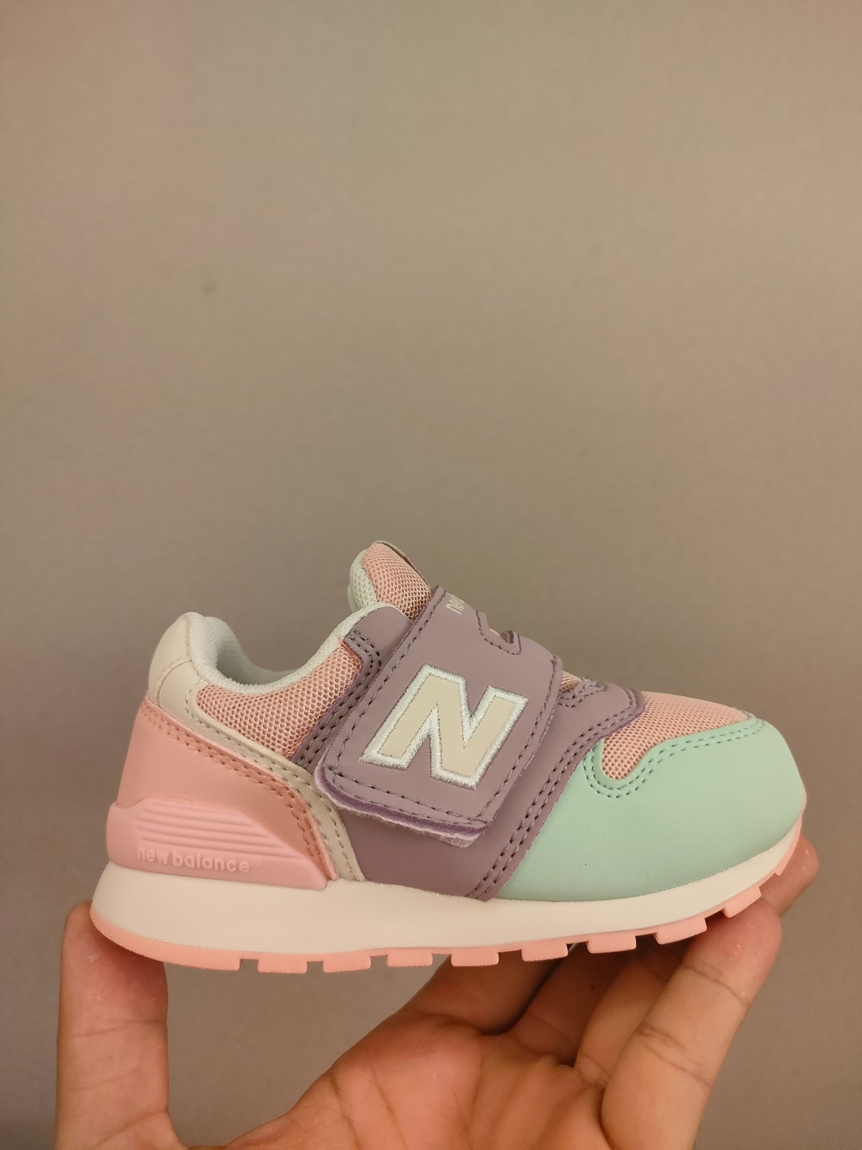 图片[3]-996儿童低帮透气防震防滑运动鞋 大童魔术贴加松紧带，小童魔术贴 经典的996系列！该系列传承了品牌的诸多优点，大胆创新！堪称经典系列里的经典，也是最为热门的系列！时隔一年，再次带来的童鞋，必属重磅～-选品中心