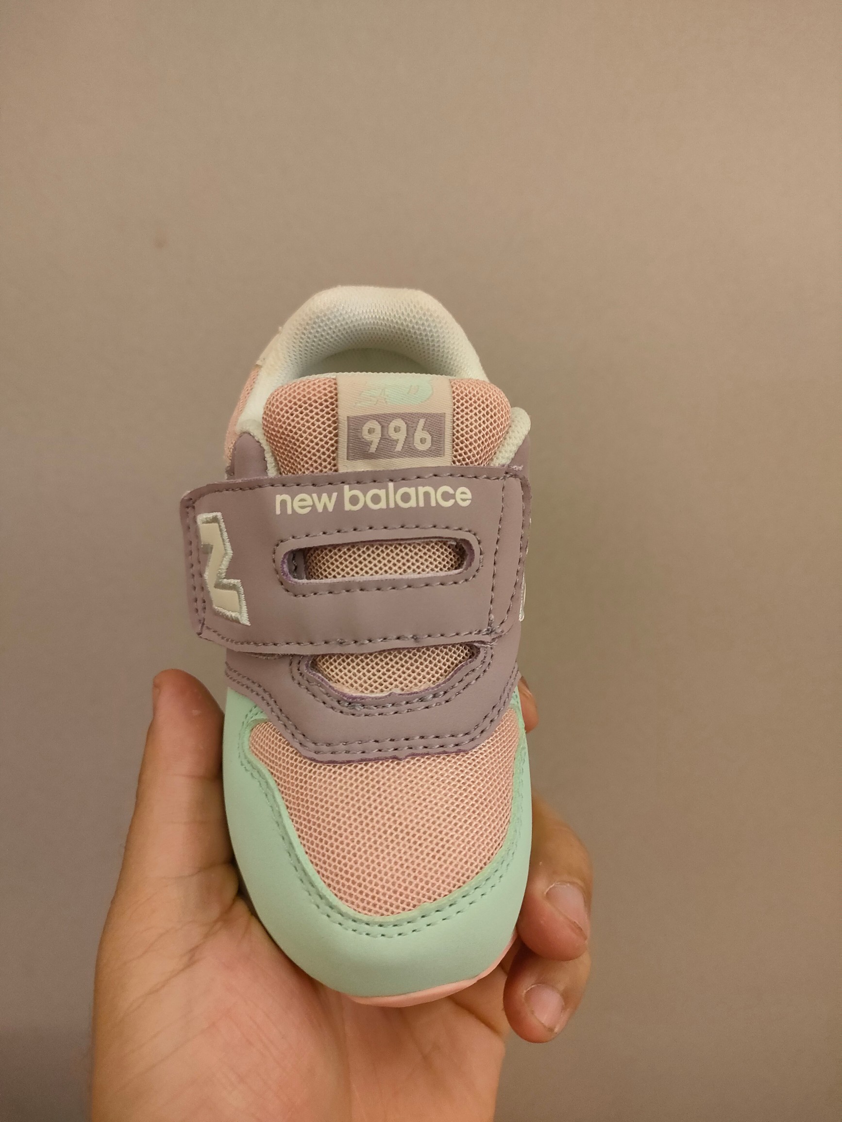 图片[4]-996儿童低帮透气防震防滑运动鞋 大童魔术贴加松紧带，小童魔术贴 经典的996系列！该系列传承了品牌的诸多优点，大胆创新！堪称经典系列里的经典，也是最为热门的系列！时隔一年，再次带来的童鞋，必属重磅～-选品中心