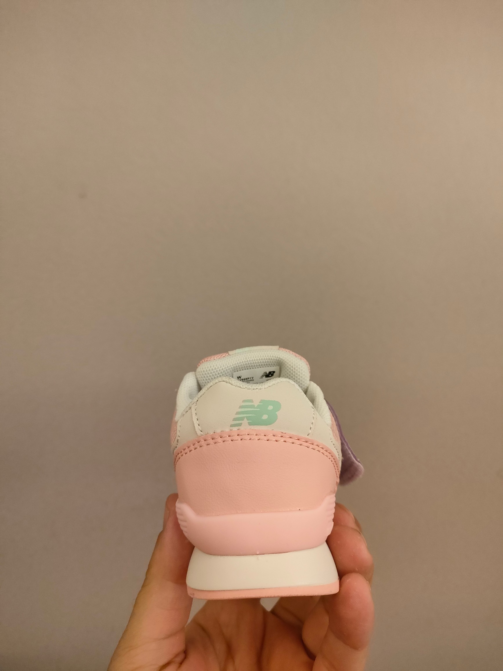 图片[6]-996儿童低帮透气防震防滑运动鞋 大童魔术贴加松紧带，小童魔术贴 经典的996系列！该系列传承了品牌的诸多优点，大胆创新！堪称经典系列里的经典，也是最为热门的系列！时隔一年，再次带来的童鞋，必属重磅～-选品中心