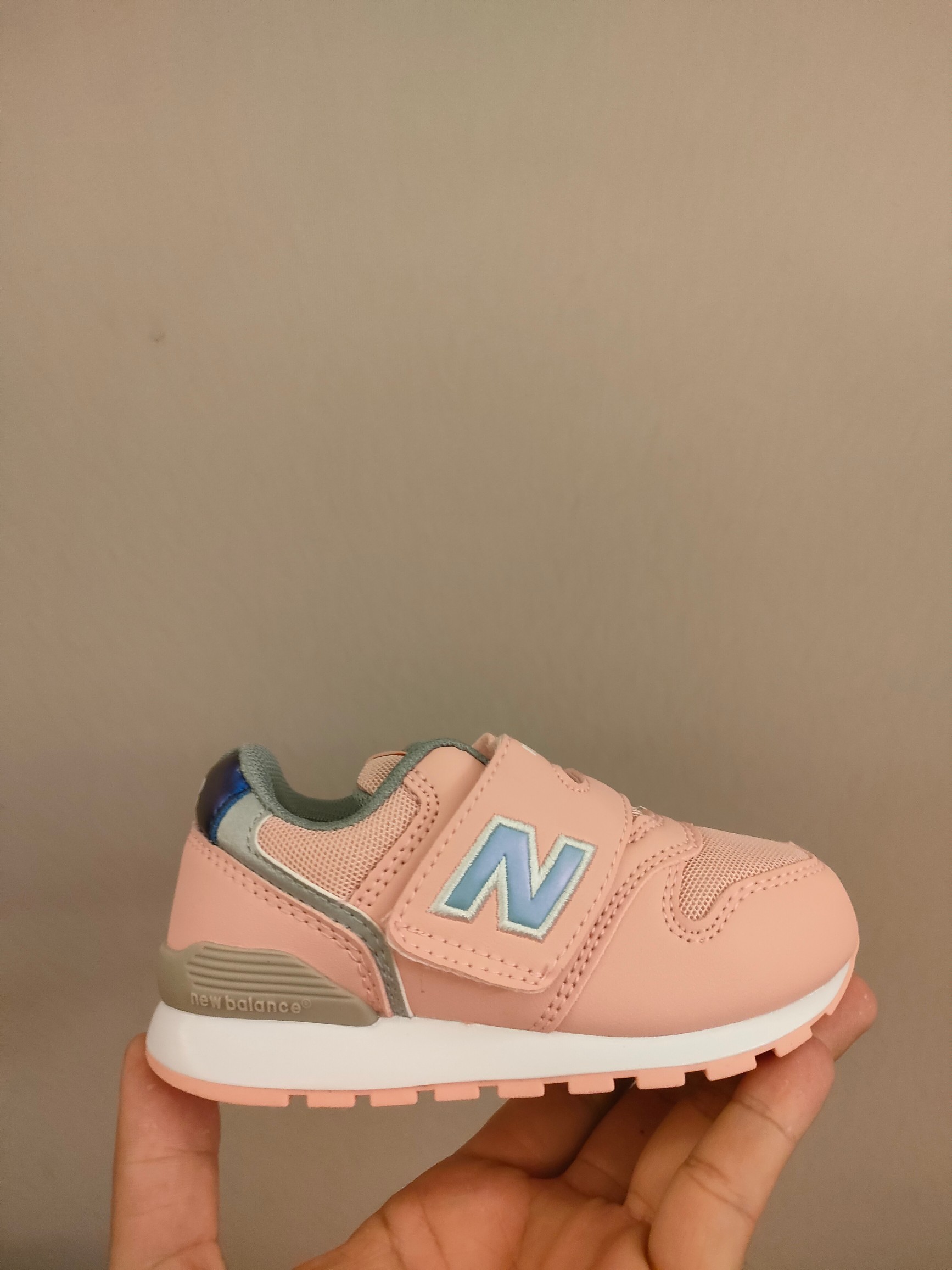 图片[3]-996儿童低帮透气防震防滑运动鞋 大童魔术贴加松紧带，小童魔术贴 经典的996系列！该系列传承了品牌的诸多优点，大胆创新！堪称经典系列里的经典，也是最为热门的系列！时隔一年，再次带来的童鞋，必属重磅～-选品中心