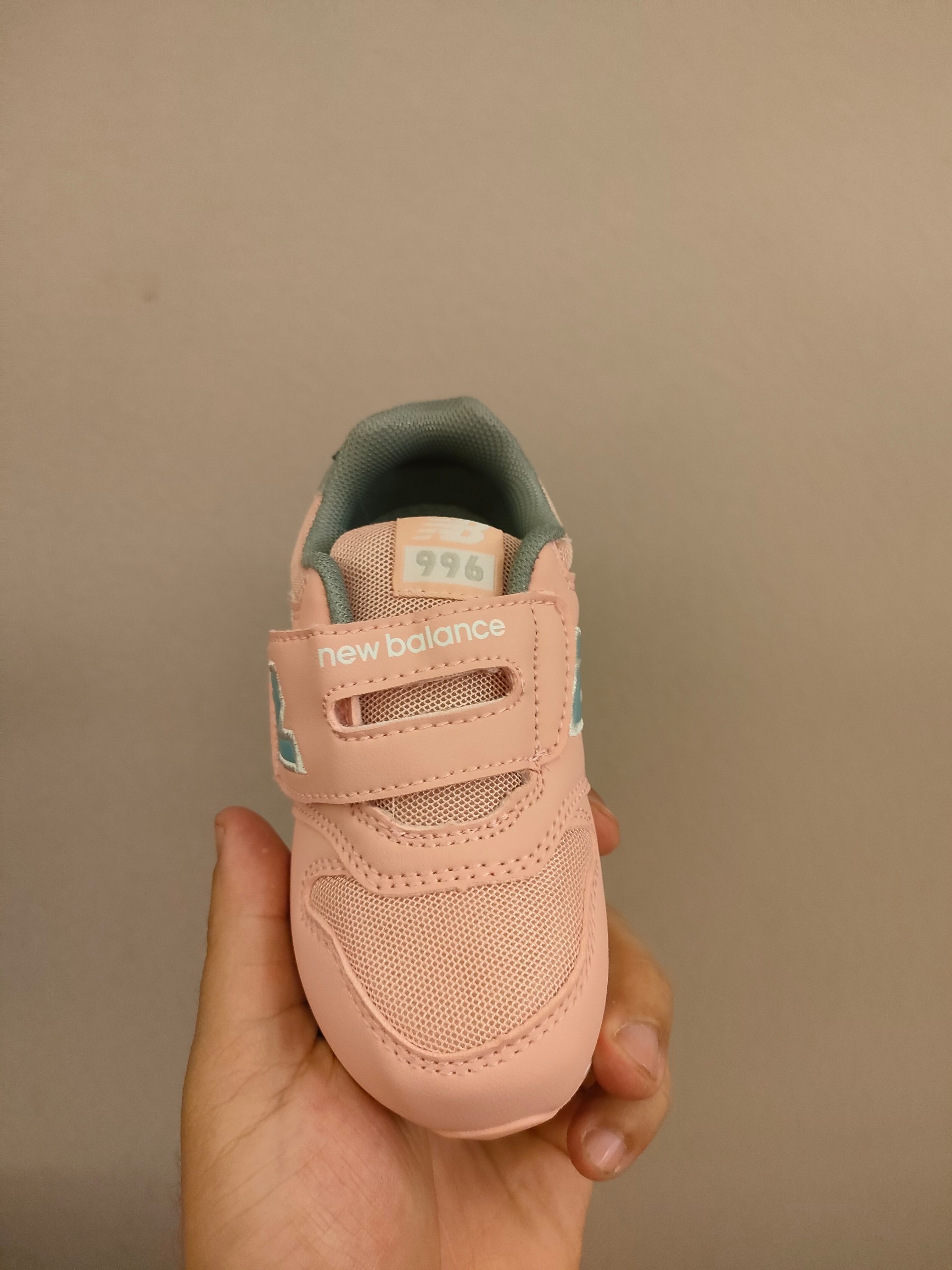 图片[4]-996儿童低帮透气防震防滑运动鞋 大童魔术贴加松紧带，小童魔术贴 经典的996系列！该系列传承了品牌的诸多优点，大胆创新！堪称经典系列里的经典，也是最为热门的系列！时隔一年，再次带来的童鞋，必属重磅～-选品中心