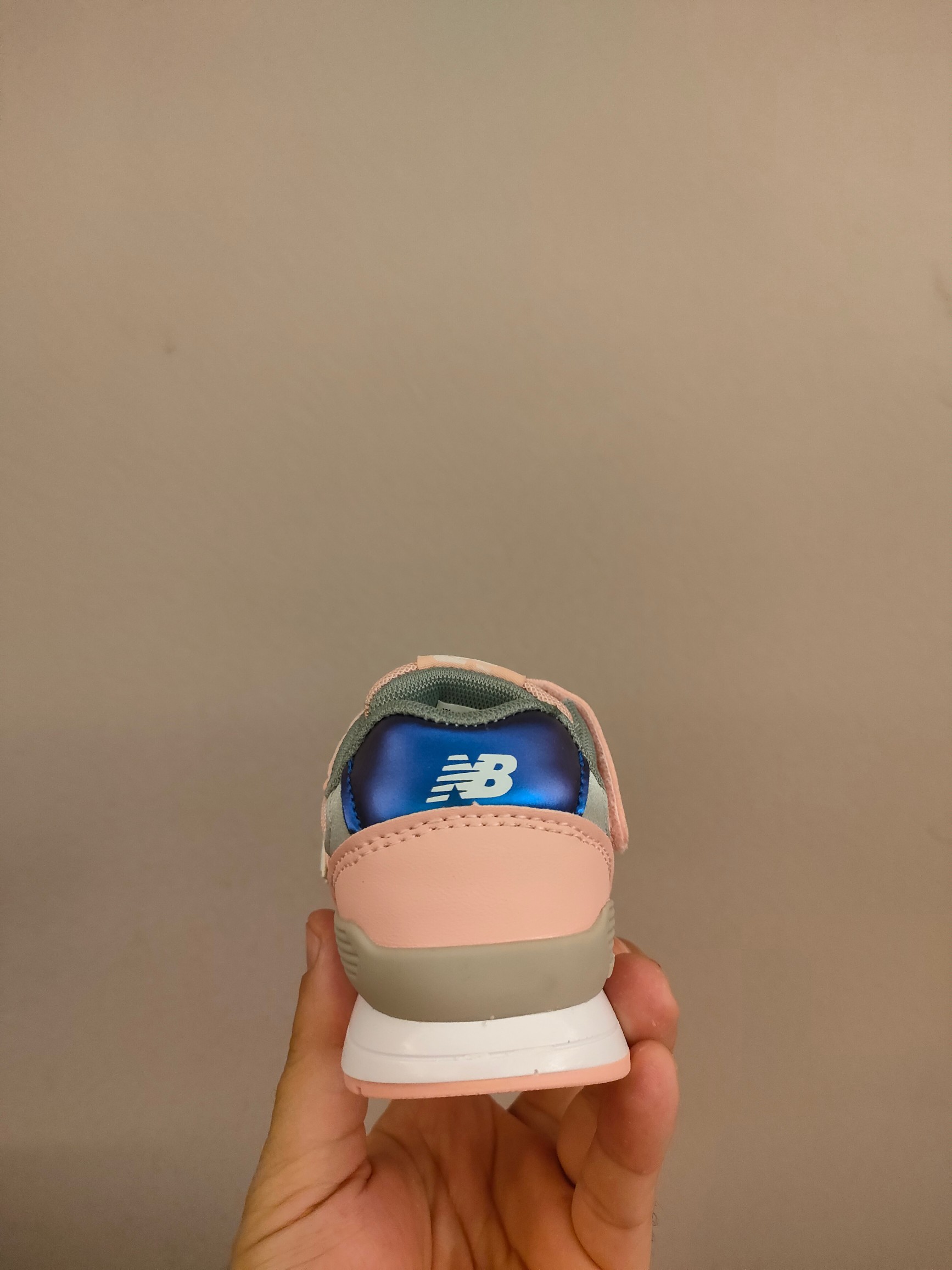 图片[6]-996儿童低帮透气防震防滑运动鞋 大童魔术贴加松紧带，小童魔术贴 经典的996系列！该系列传承了品牌的诸多优点，大胆创新！堪称经典系列里的经典，也是最为热门的系列！时隔一年，再次带来的童鞋，必属重磅～-选品中心