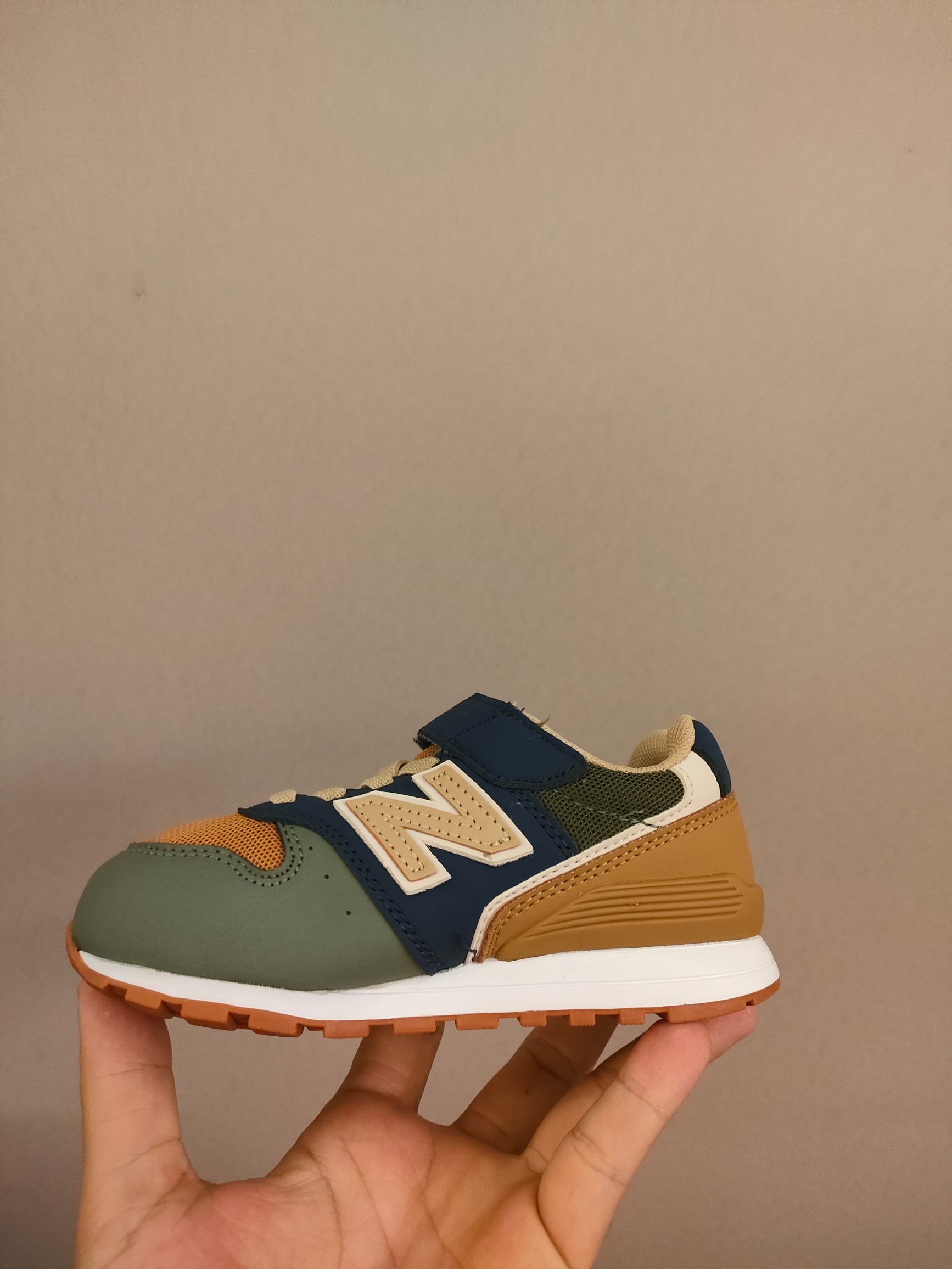 图片[5]-996儿童低帮透气防震防滑运动鞋 大童魔术贴加松紧带，小童魔术贴 经典的996系列！该系列传承了品牌的诸多优点，大胆创新！堪称经典系列里的经典，也是最为热门的系列！时隔一年，再次带来的童鞋，必属重磅～-选品中心