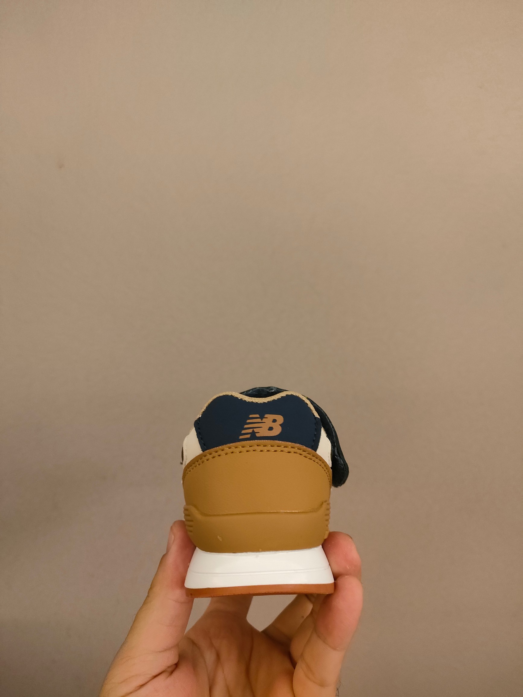 图片[6]-996儿童低帮透气防震防滑运动鞋 大童魔术贴加松紧带，小童魔术贴 经典的996系列！该系列传承了品牌的诸多优点，大胆创新！堪称经典系列里的经典，也是最为热门的系列！时隔一年，再次带来的童鞋，必属重磅～-选品中心