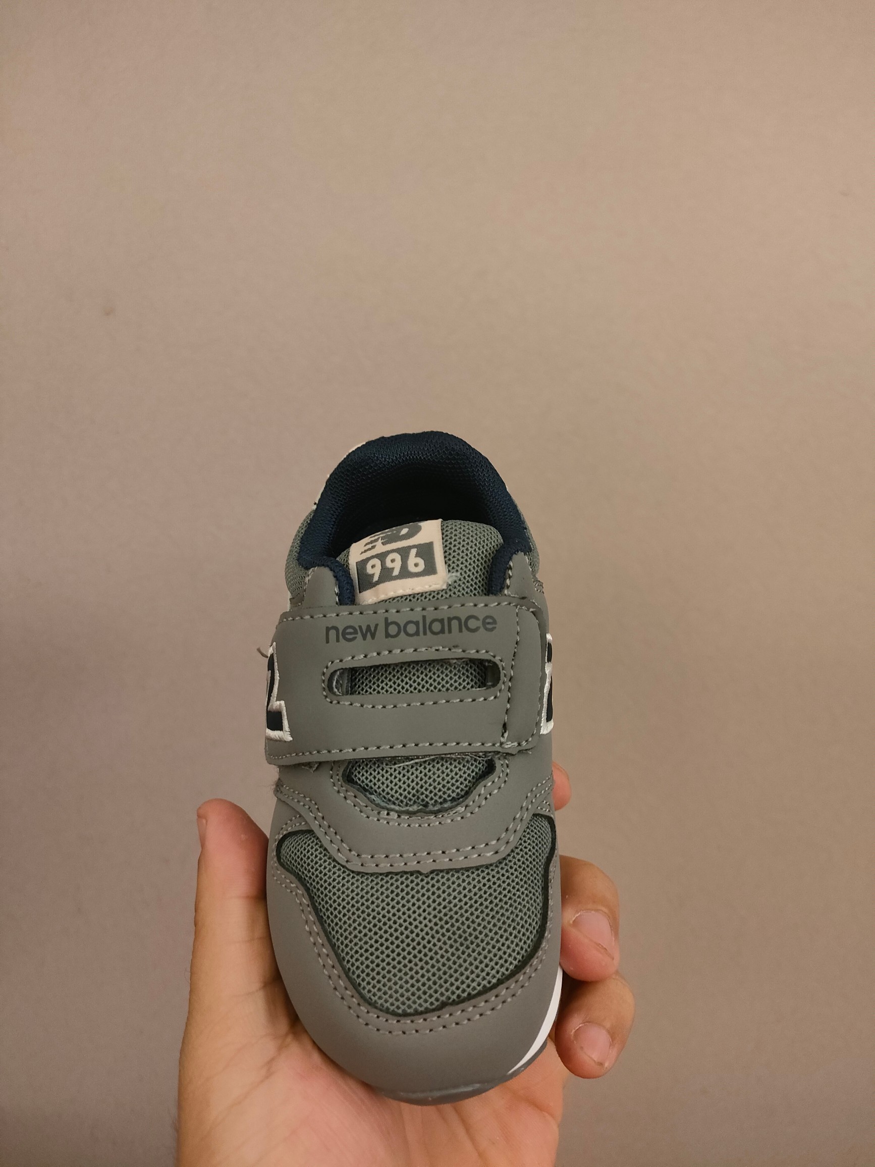 图片[4]-996儿童低帮透气防震防滑运动鞋 大童魔术贴加松紧带，小童魔术贴 经典的996系列！该系列传承了品牌的诸多优点，大胆创新！堪称经典系列里的经典，也是最为热门的系列！时隔一年，再次带来的童鞋，必属重磅～-选品中心