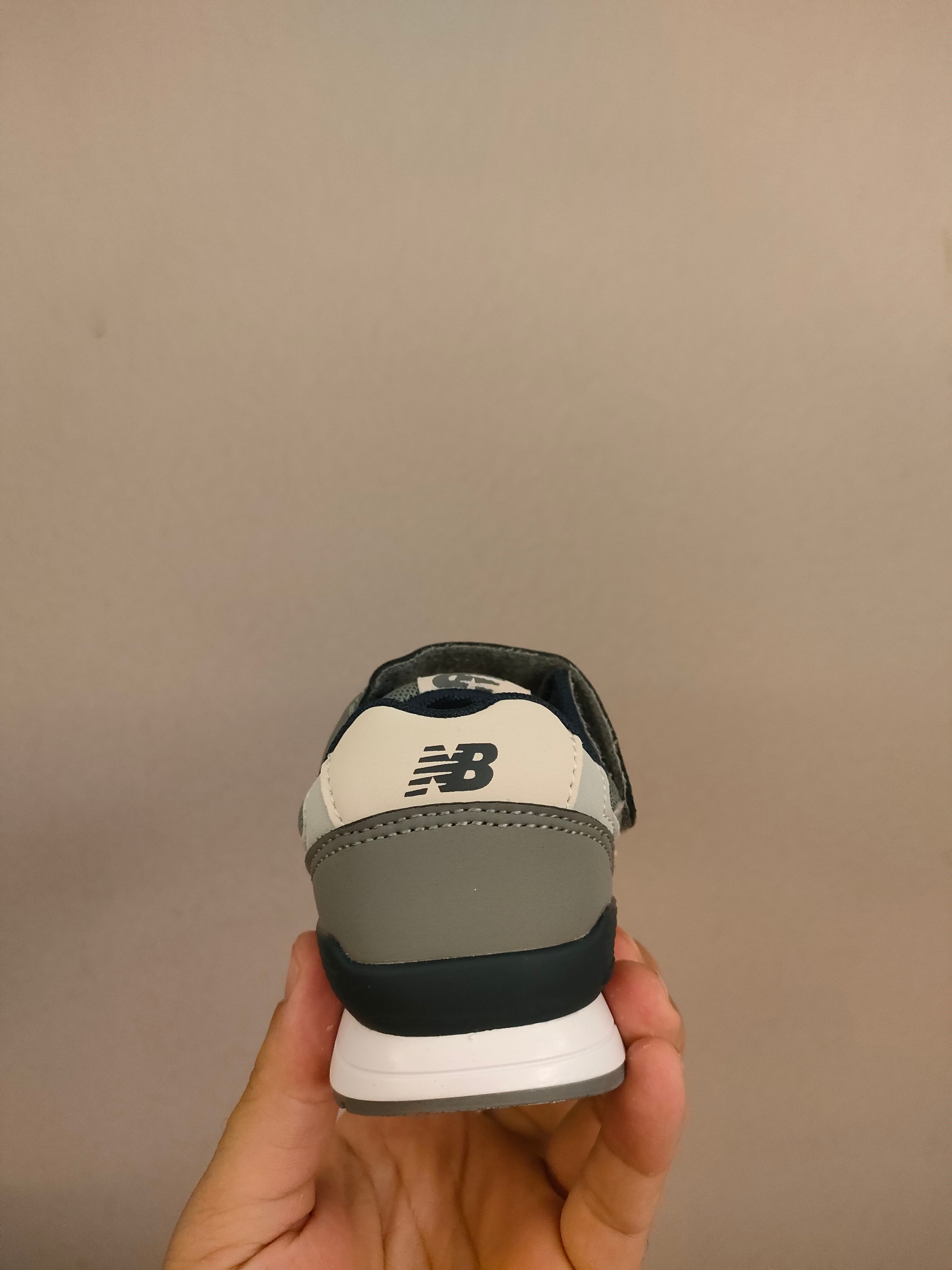 图片[6]-996儿童低帮透气防震防滑运动鞋 大童魔术贴加松紧带，小童魔术贴 经典的996系列！该系列传承了品牌的诸多优点，大胆创新！堪称经典系列里的经典，也是最为热门的系列！时隔一年，再次带来的童鞋，必属重磅～-选品中心