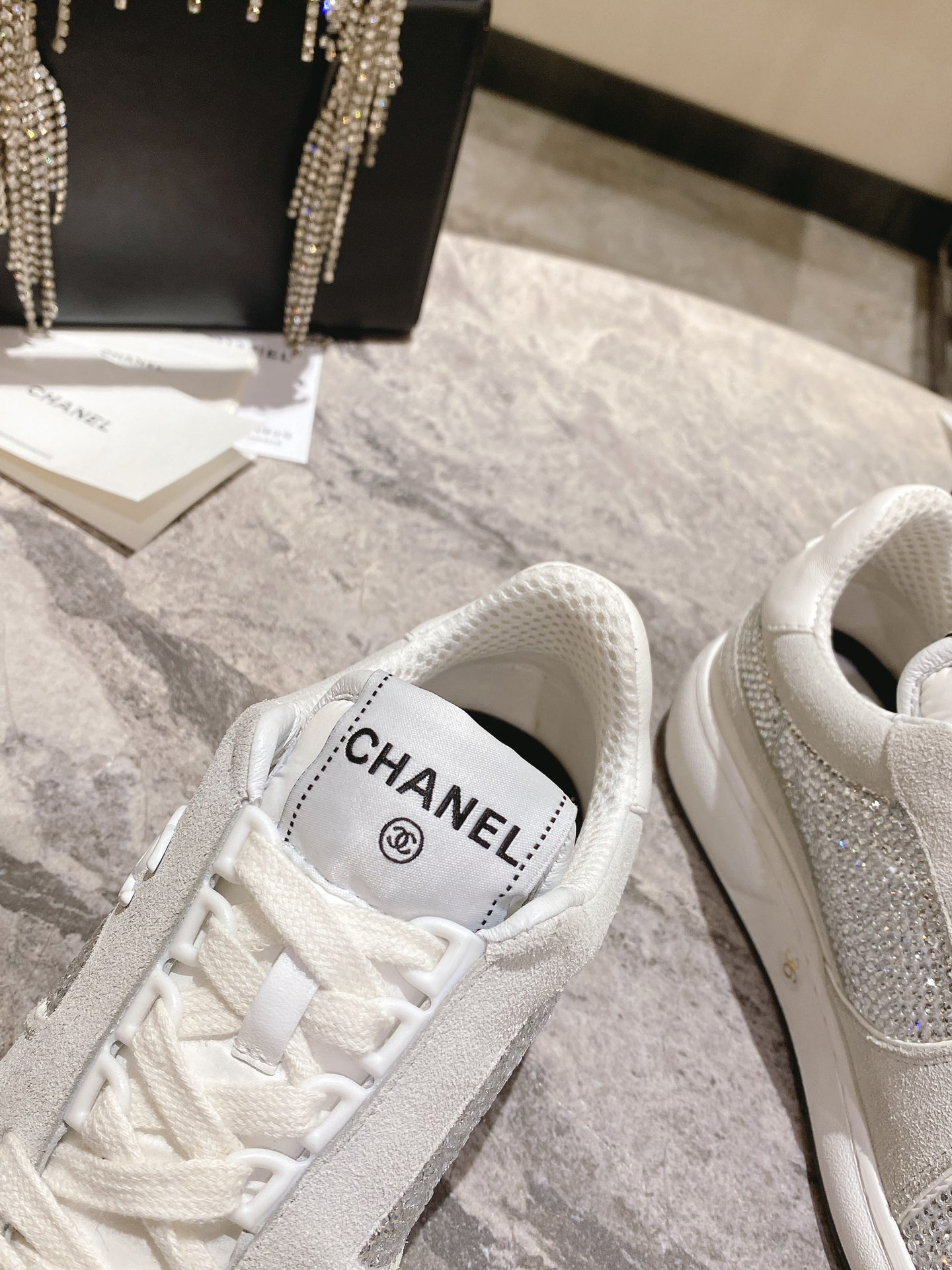 2023ss Chanel CHAN*L alto sentido de lleno de bordado enrejado de diamantes clásico Lo llamo un zapa