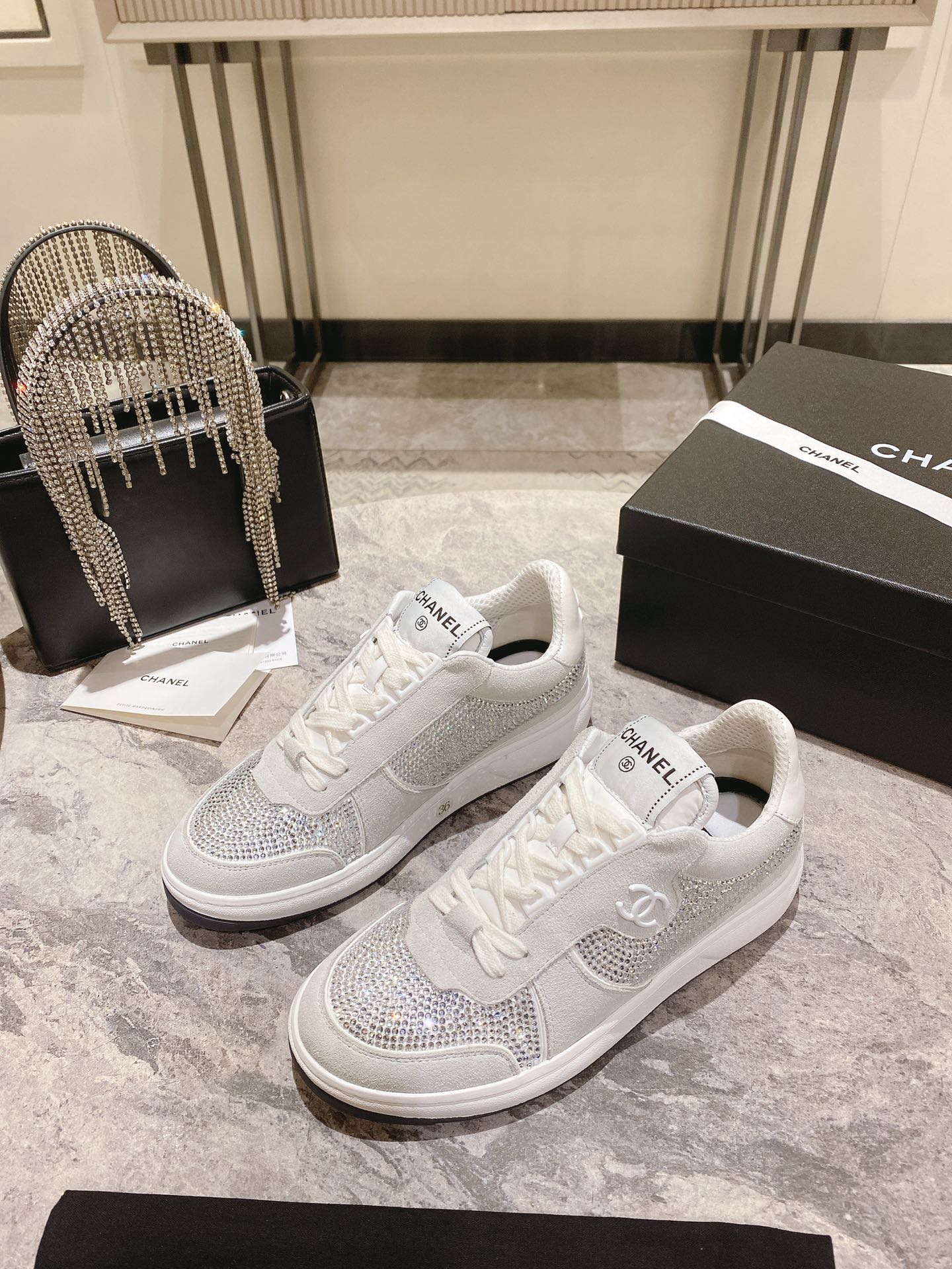 2023ss Chanel CHAN*L alto sentido de lleno de bordado enrejado de diamantes clásico Lo llamo un zapa