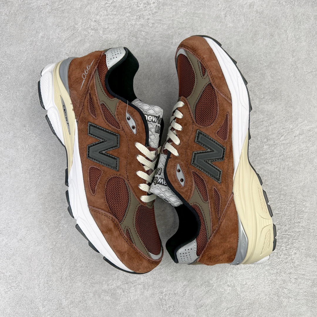 图片[3]-＃K版纯原福利 JJJJound x New Balance M990JD3 新百伦NB990V3 联名棕褐色 第三代总统复古慢跑鞋 正确3M反光细节 原楦原纸版开发 正确6层组合底模精密开发 搭载全新碳素中底 后跟透明TPU水晶装饰条稳固 沿用了引以为傲的跑鞋手工技艺 采用猪皮绒面并包裹局部透气网面的鞋身设计 菱网鞋舌上刻有New Balance USA 鞋面依旧身着经典的大热之灰 彰显了其高端的品质身份 尺码：36 37 37.5 38 38.5 39 40 40.5 41.5 42 42.5 43 44 45-选品中心
