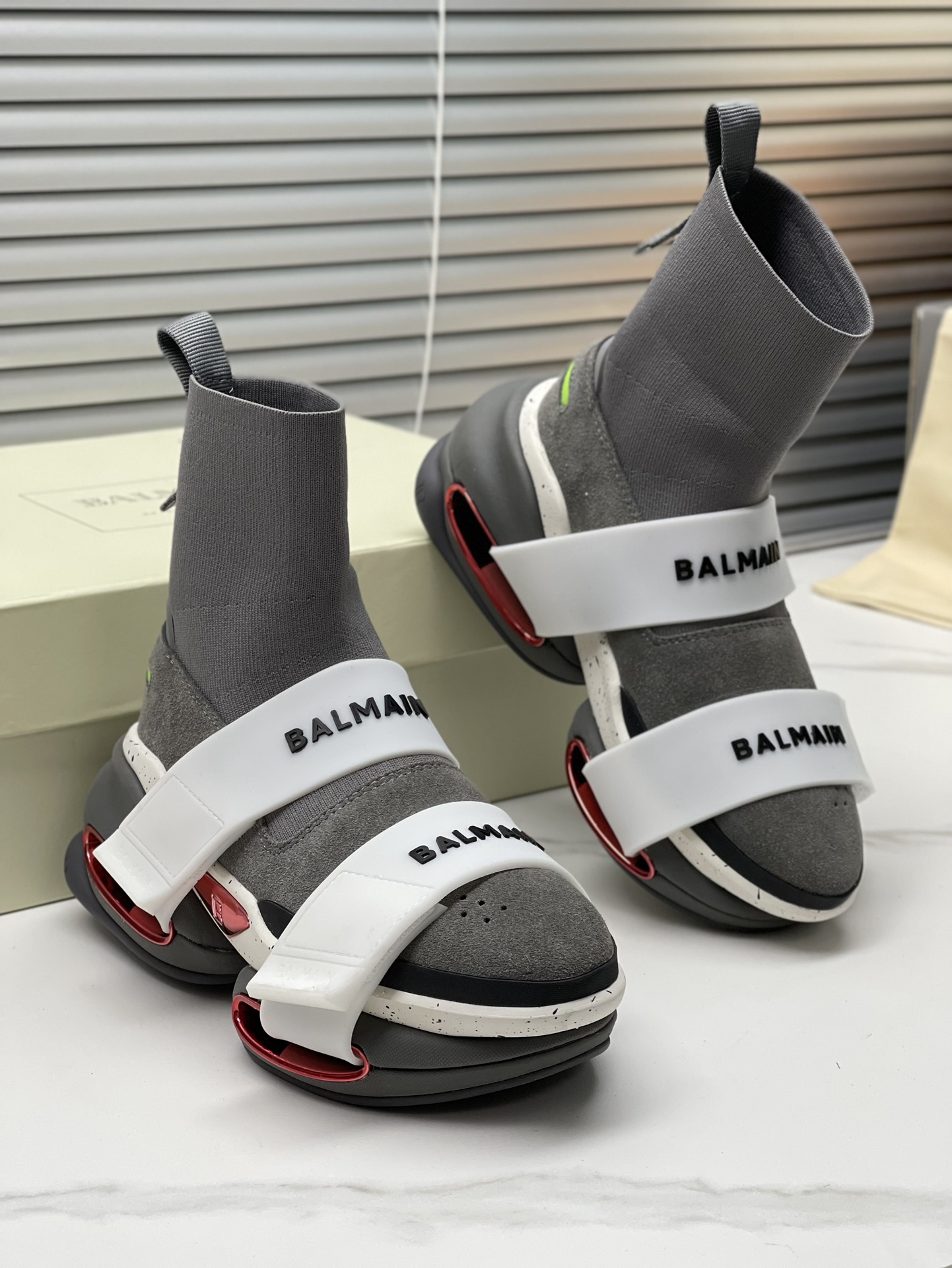 Fashion Offer: Balmain’s Top 2023 Edition Shoes for Modern Beauty and Comfort - 图片 3
