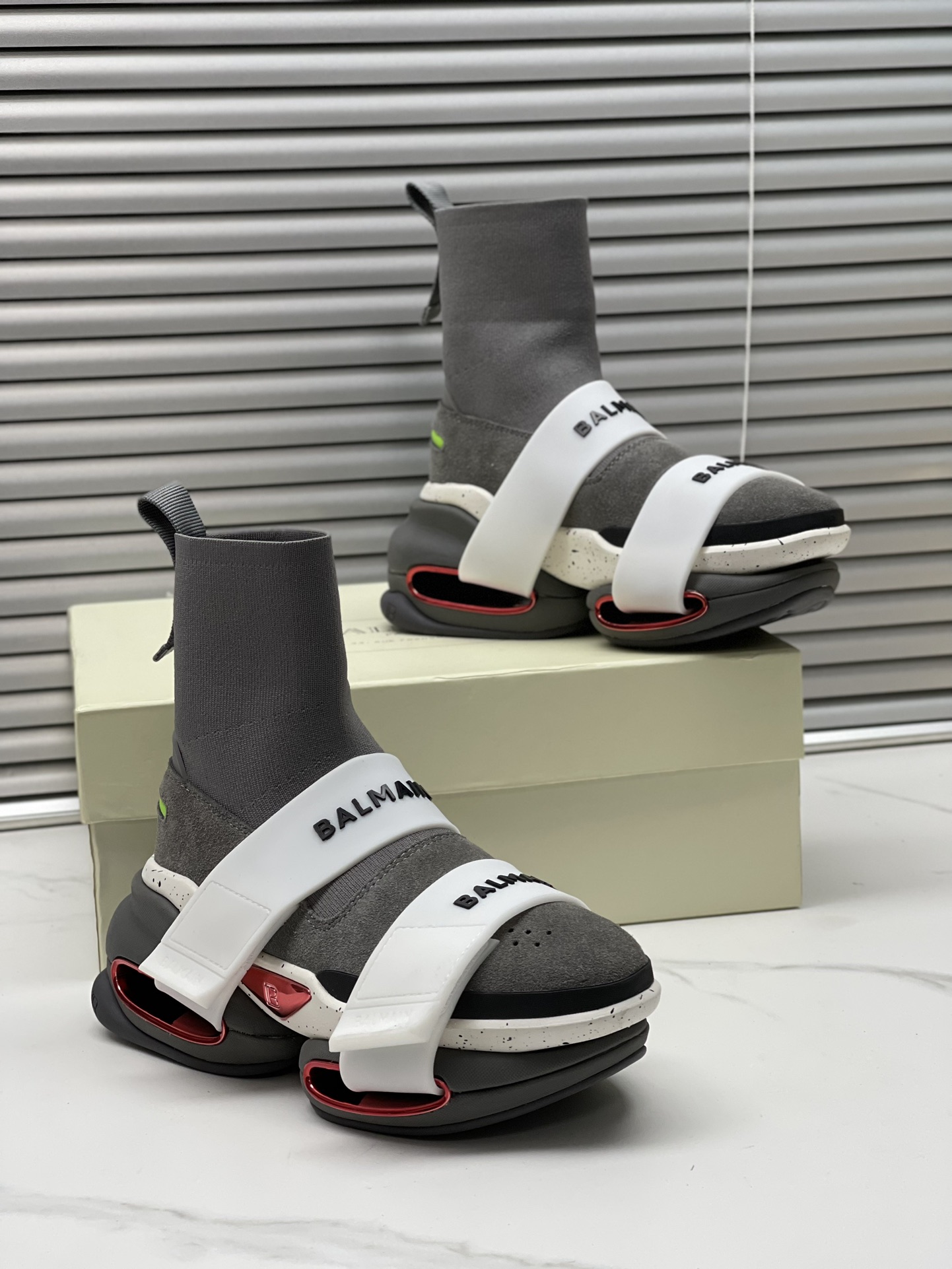 Fashion Offer: Balmain’s Top 2023 Edition Shoes for Modern Beauty and Comfort - 图片 8