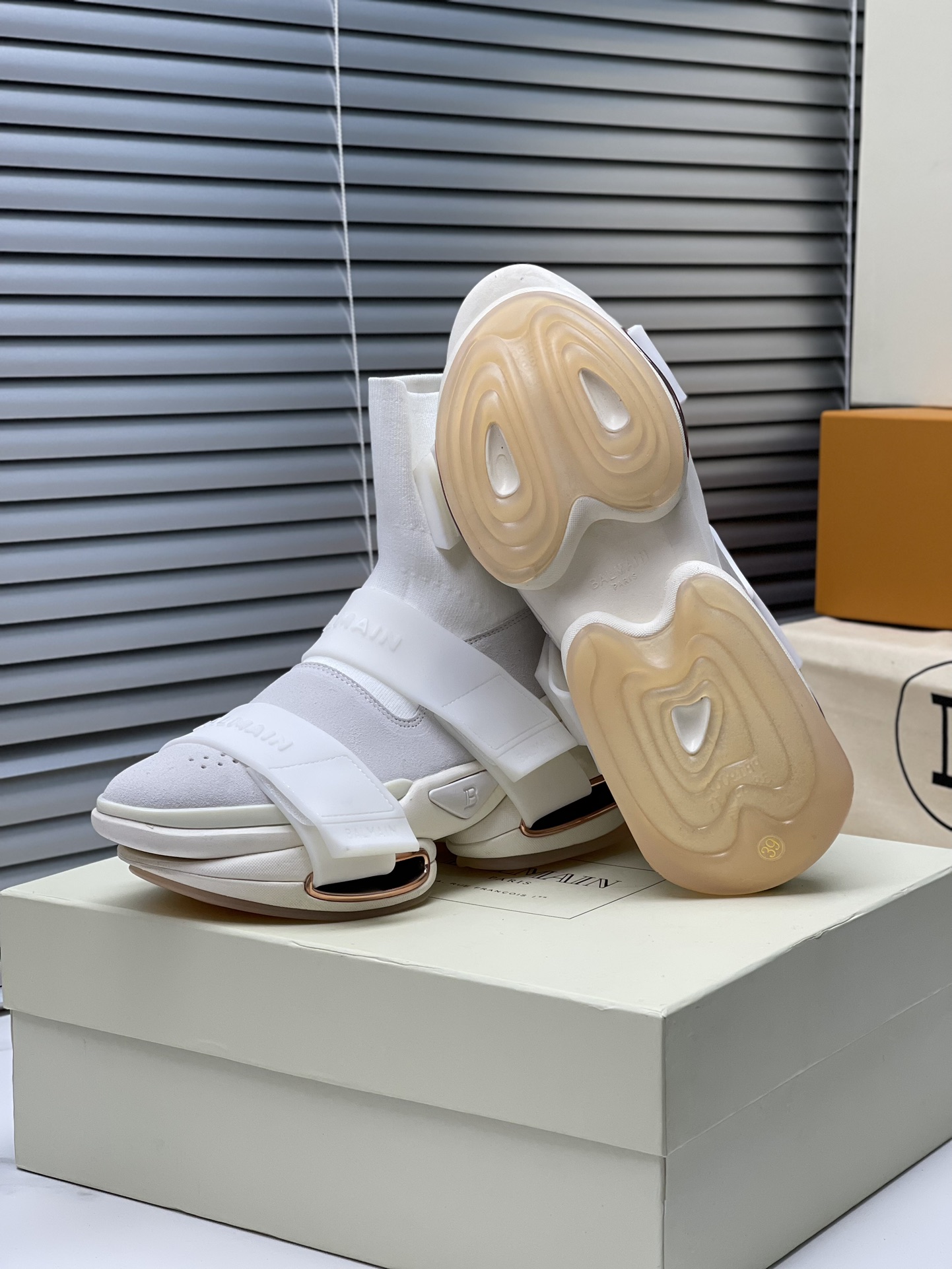 Balmain’s Top 2023 Edition: Super-Cool Shoes for Modern Fashionistas - 图片 4